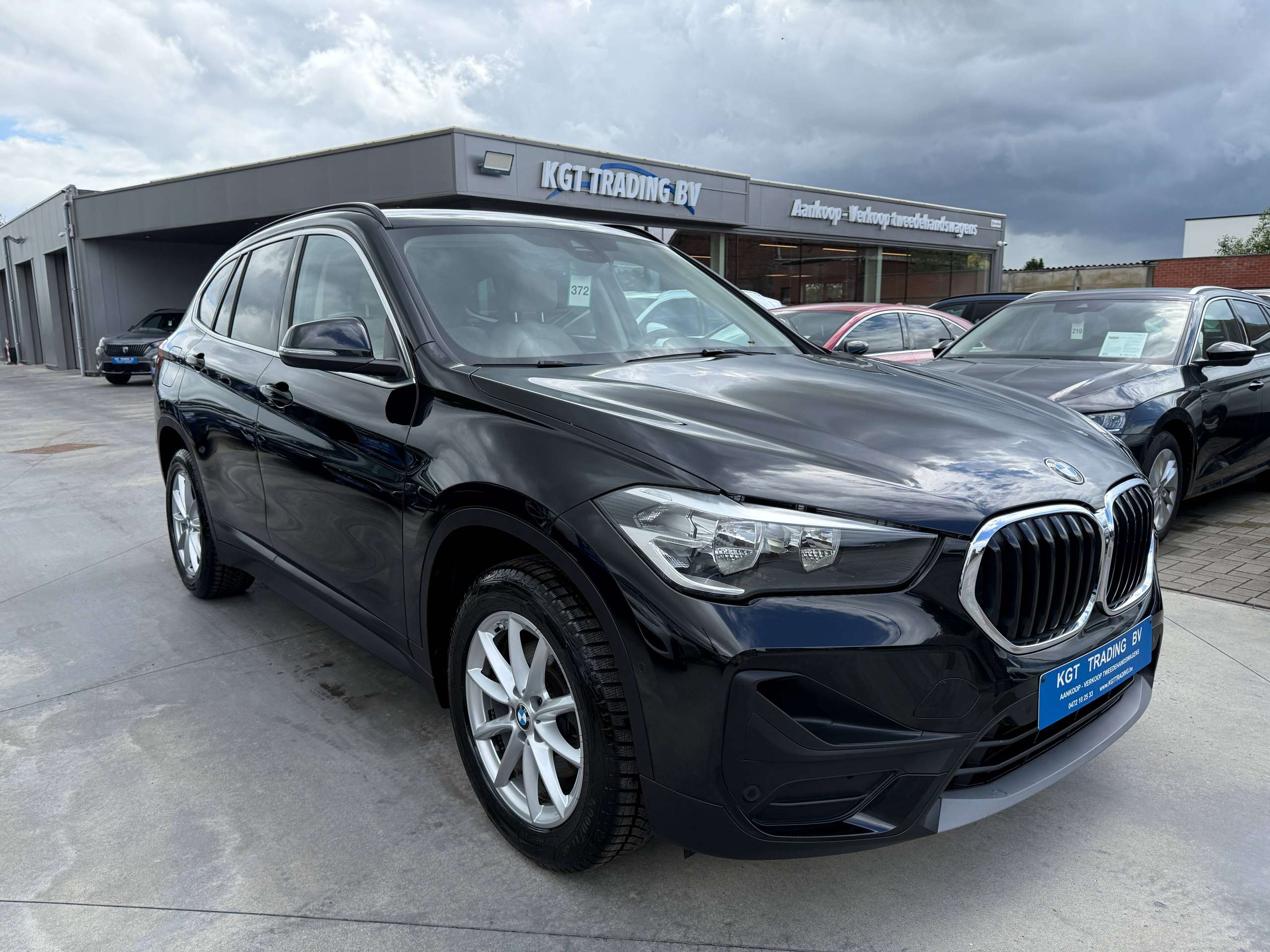 2935d72b-fdcc-40db-8324-14761554371b3-bmw-x1-1-5i-136pk-navigatie-pro-beige-leder-zetelverwarming-led-alu.jpg