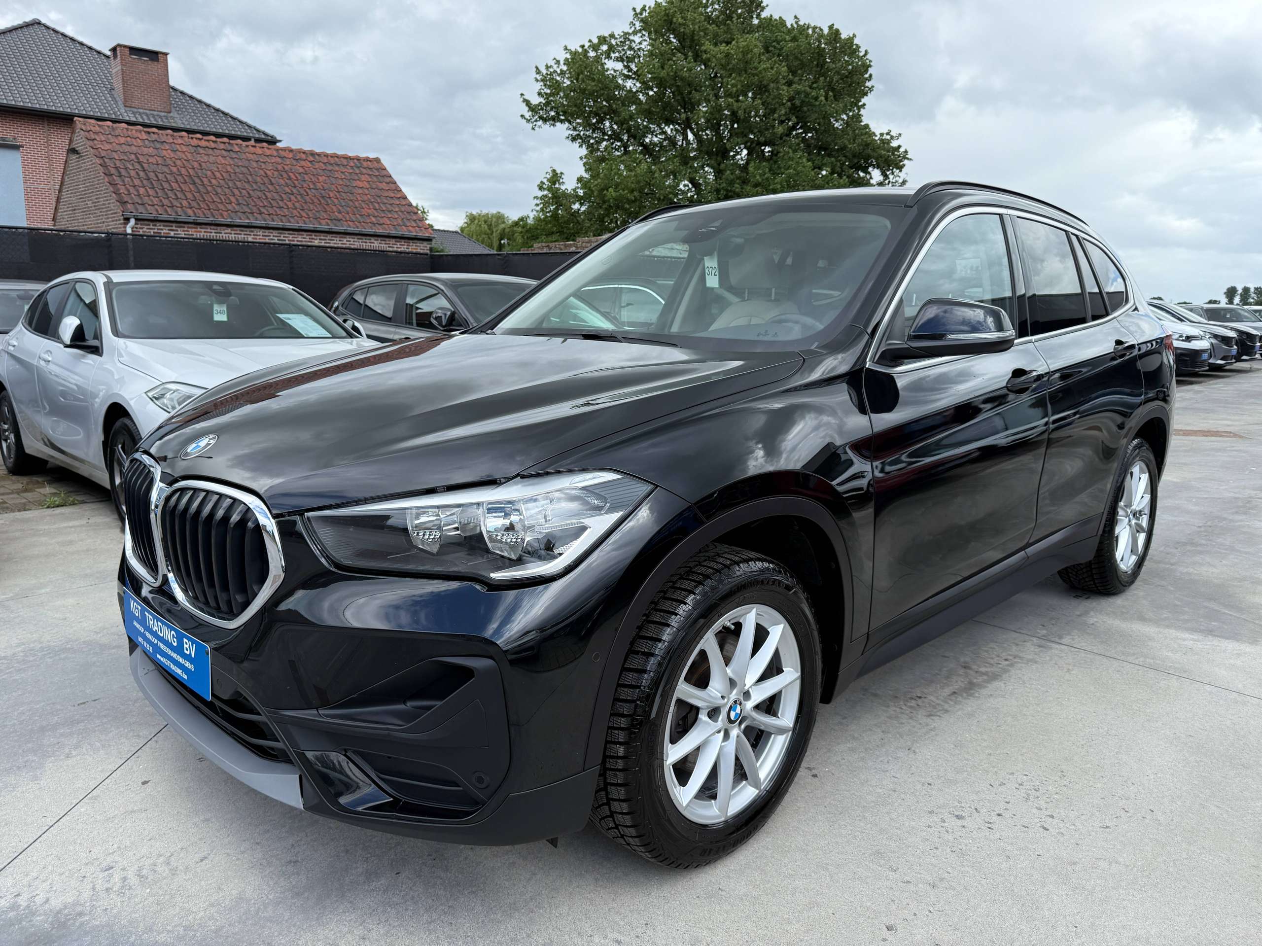 2935d72b-fdcc-40db-8324-14761554371b9-bmw-x1-1-5i-136pk-navigatie-pro-beige-leder-zetelverwarming-led-alu.jpg