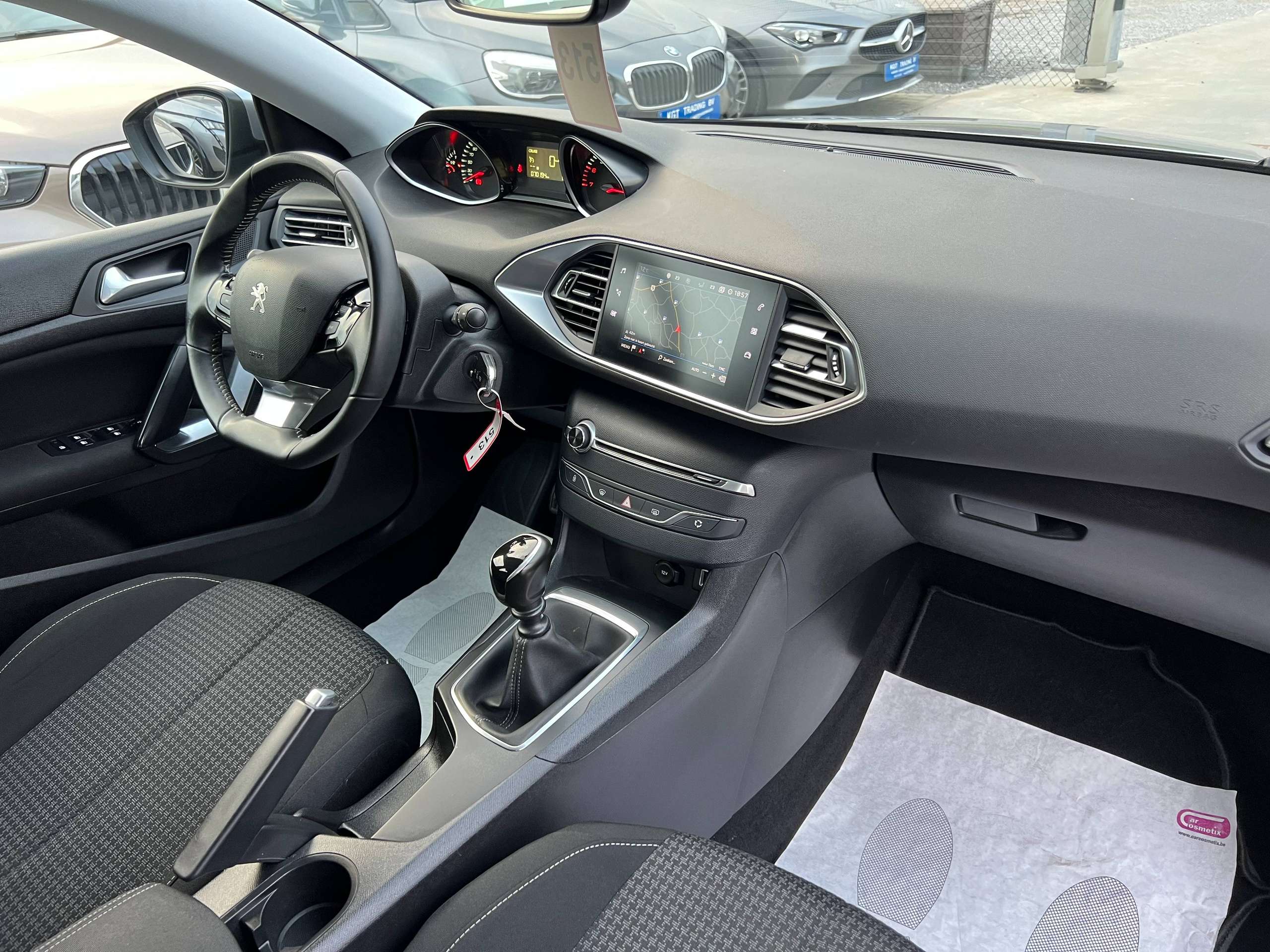 2a9dde53-43ac-4223-a819-597e077b15c922-peugeot-308-sw-1-2i-110pk-navigatie-bluetooth-carplay-led-pdc-alu.jpg