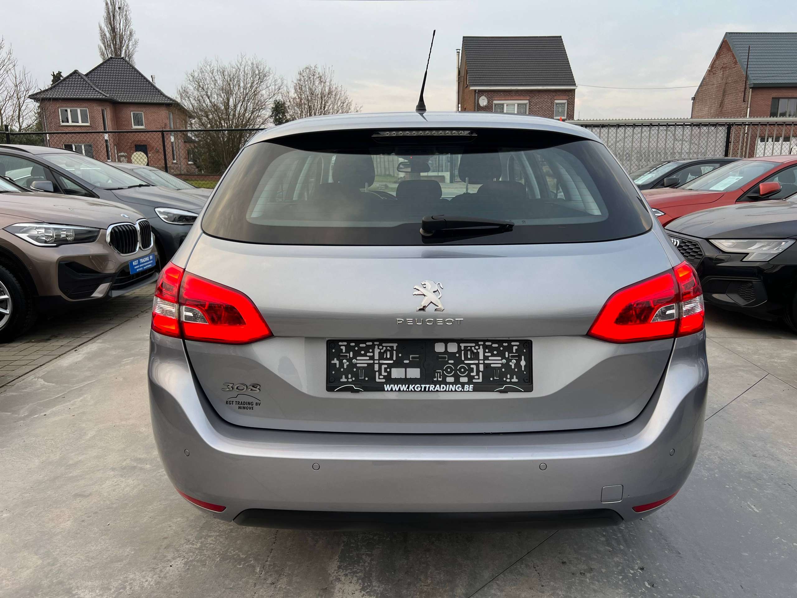 2a9dde53-43ac-4223-a819-597e077b15c96-peugeot-308-sw-1-2i-110pk-navigatie-bluetooth-carplay-led-pdc-alu.jpg