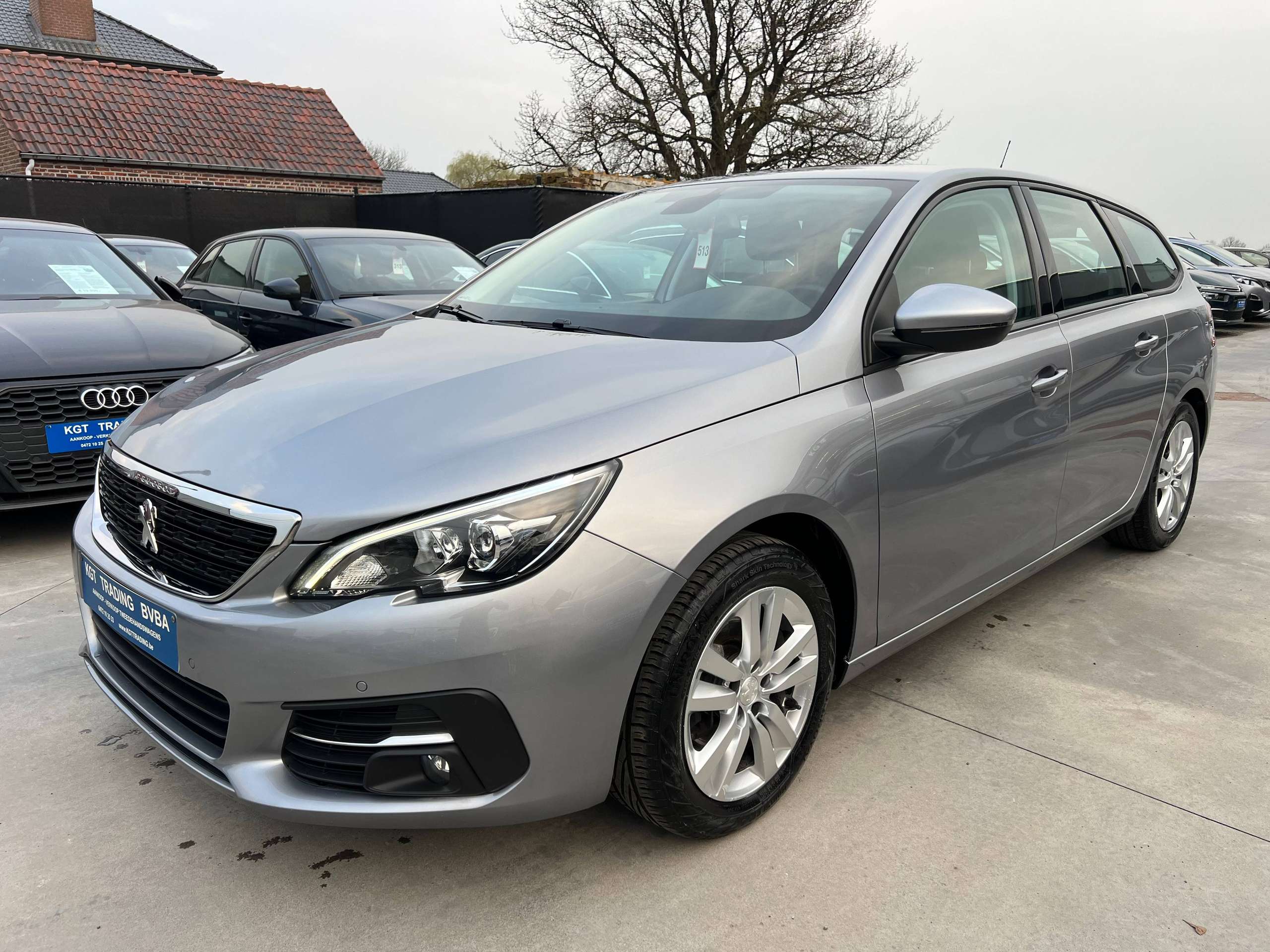 2a9dde53-43ac-4223-a819-597e077b15c99-peugeot-308-sw-1-2i-110pk-navigatie-bluetooth-carplay-led-pdc-alu.jpg