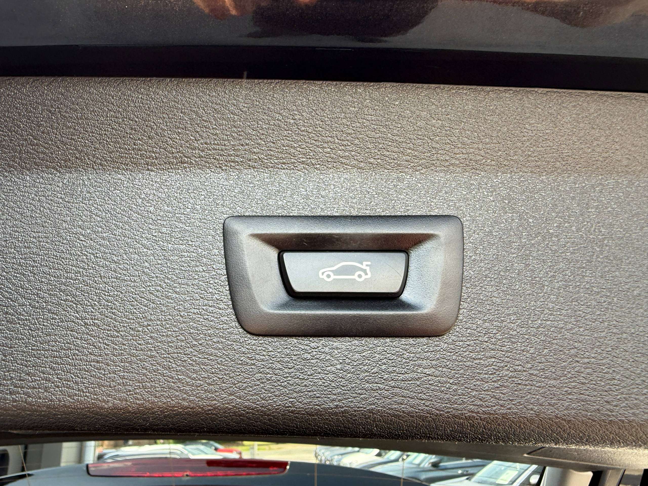 2d0bd1f9-9c93-4d04-8fef-56f6c959e7b715-bmw-x1-1-5i-136pk-automaat-navigatie-zwart-leder-bluetooth-led-pdc.jpg