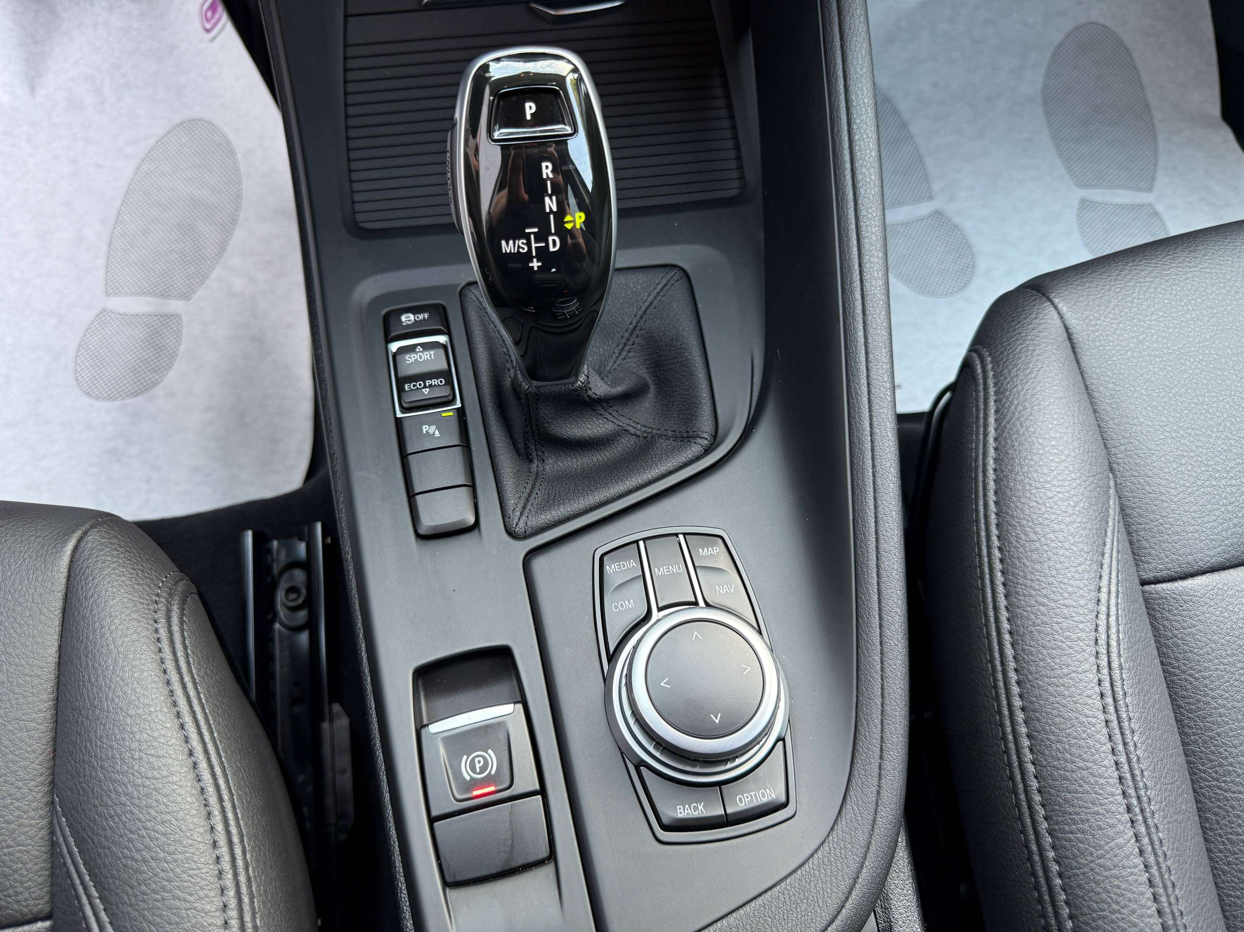 2d0bd1f9-9c93-4d04-8fef-56f6c959e7b721-bmw-x1-1-5i-136pk-automaat-navigatie-zwart-leder-bluetooth-led-pdc.jpg