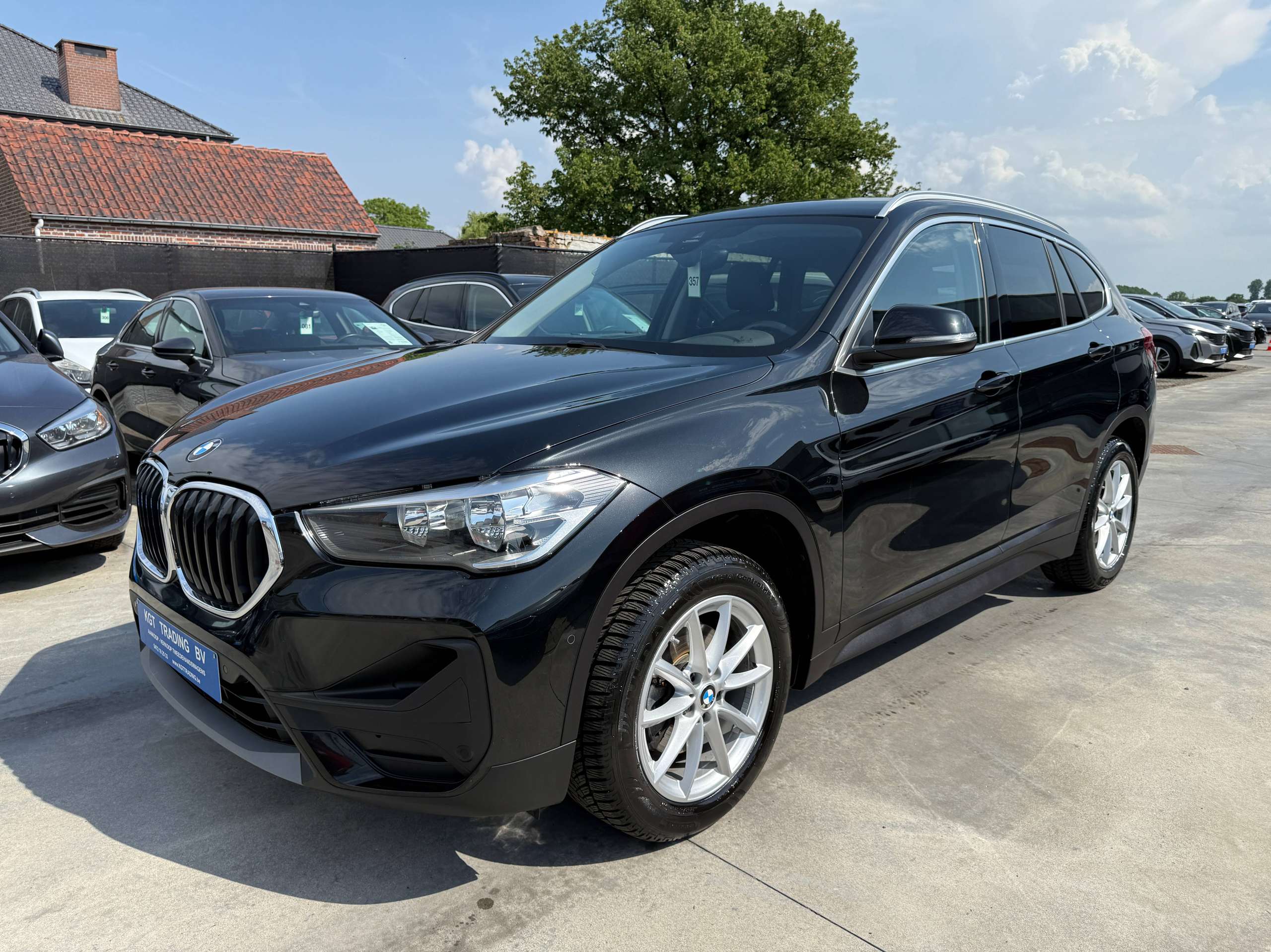 2d0bd1f9-9c93-4d04-8fef-56f6c959e7b79-bmw-x1-1-5i-136pk-automaat-navigatie-zwart-leder-bluetooth-led-pdc.jpg