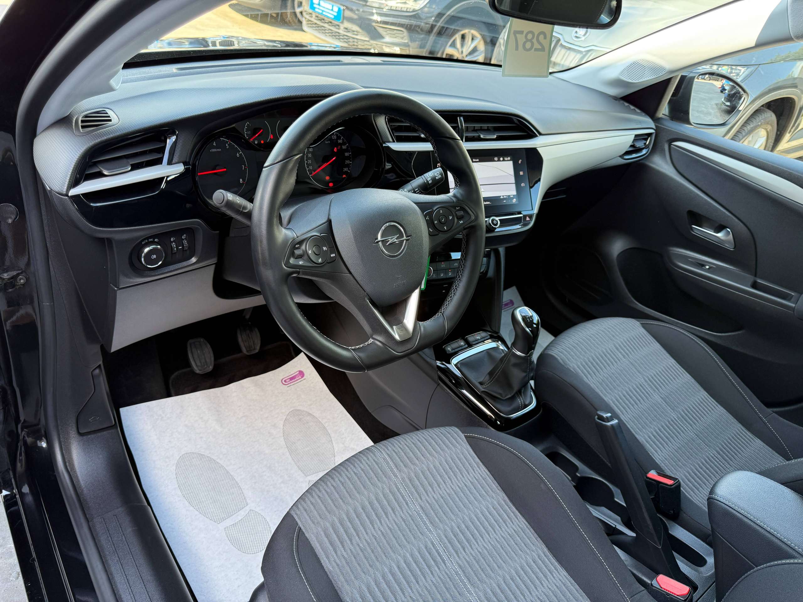 2f0f8685-53dc-4e40-bd6e-d7ede6fd831813-opel-corsa-1-2i-navigatie-carplay-camera-bluetooth-pdc-airco.jpg