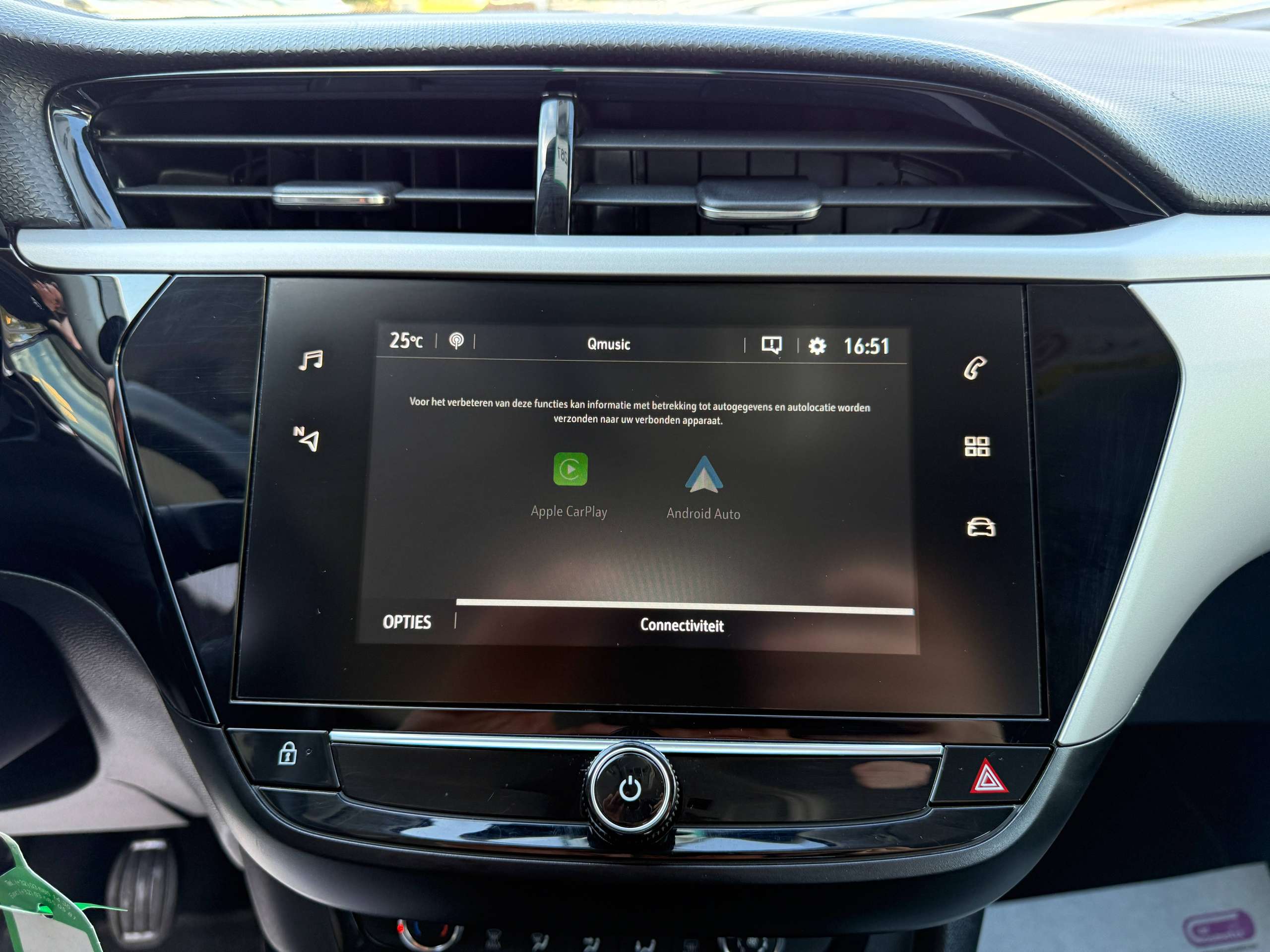 2f0f8685-53dc-4e40-bd6e-d7ede6fd831823-opel-corsa-1-2i-navigatie-carplay-camera-bluetooth-pdc-airco.jpg