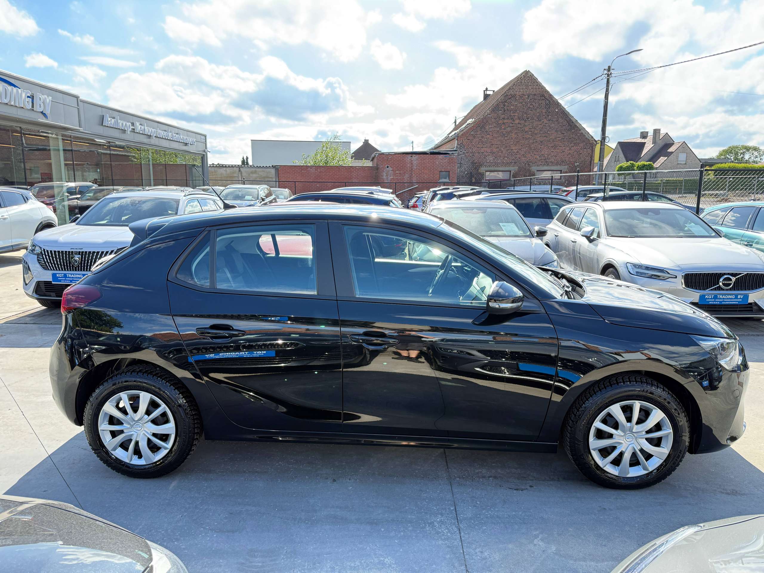 2f0f8685-53dc-4e40-bd6e-d7ede6fd83184-opel-corsa-1-2i-navigatie-carplay-camera-bluetooth-pdc-airco.jpg