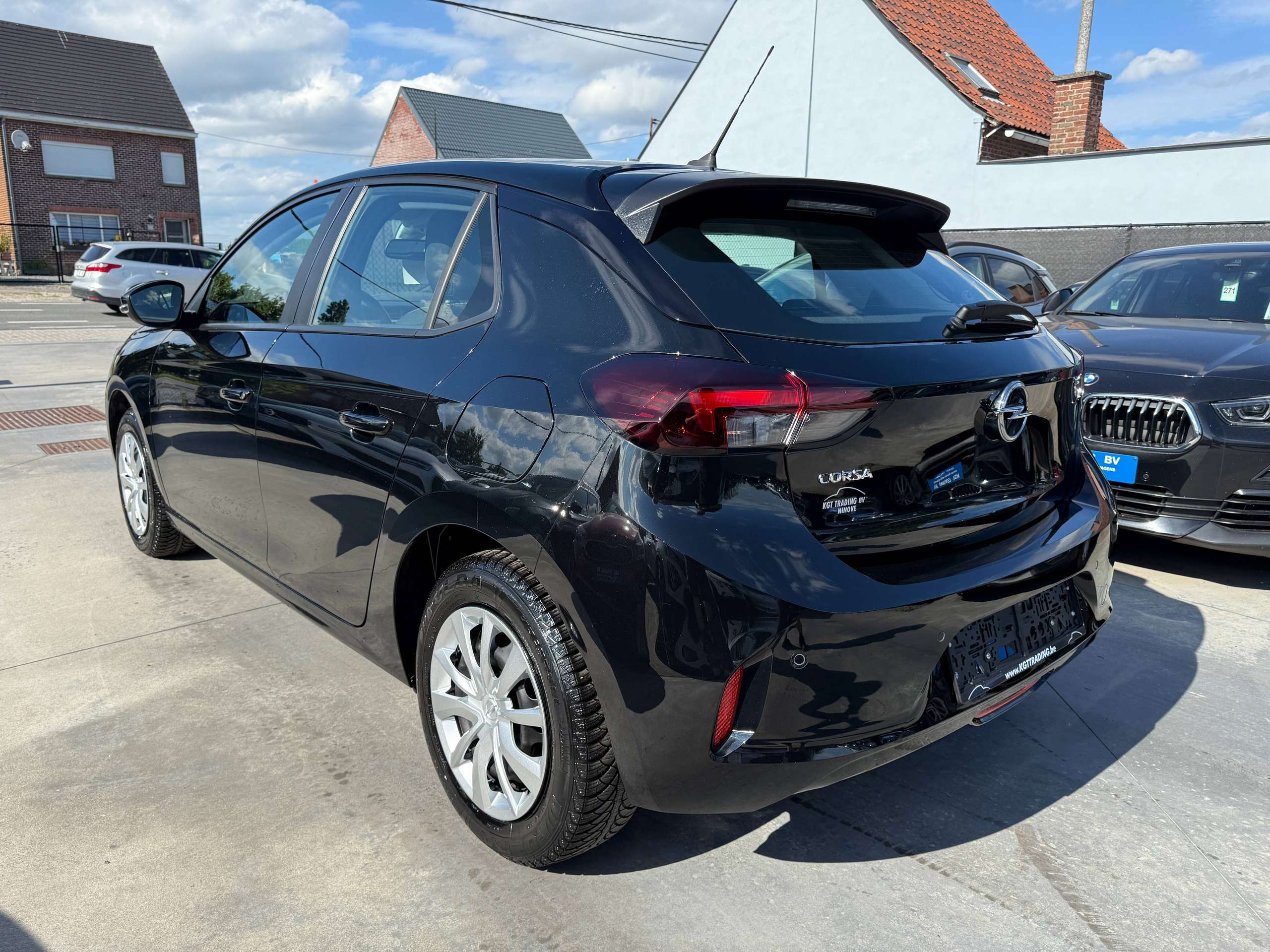 2f0f8685-53dc-4e40-bd6e-d7ede6fd83187-opel-corsa-1-2i-navigatie-carplay-camera-bluetooth-pdc-airco.jpg