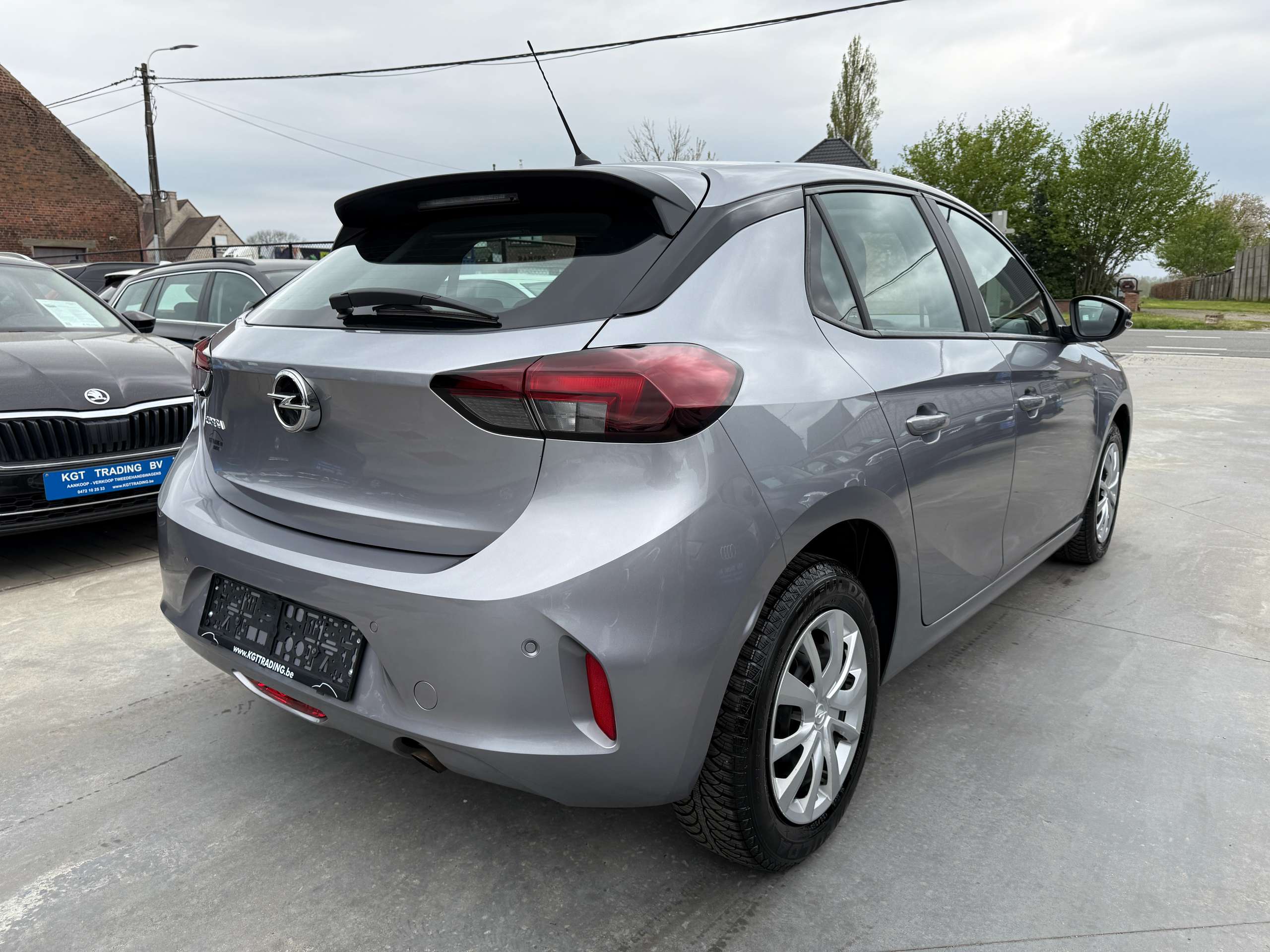3693eb24-e81b-41db-8bf7-cd50943e0d8b5-opel-corsa-1-2i-navigatie-carplay-camera-bluetooth-pdc-airco.jpg