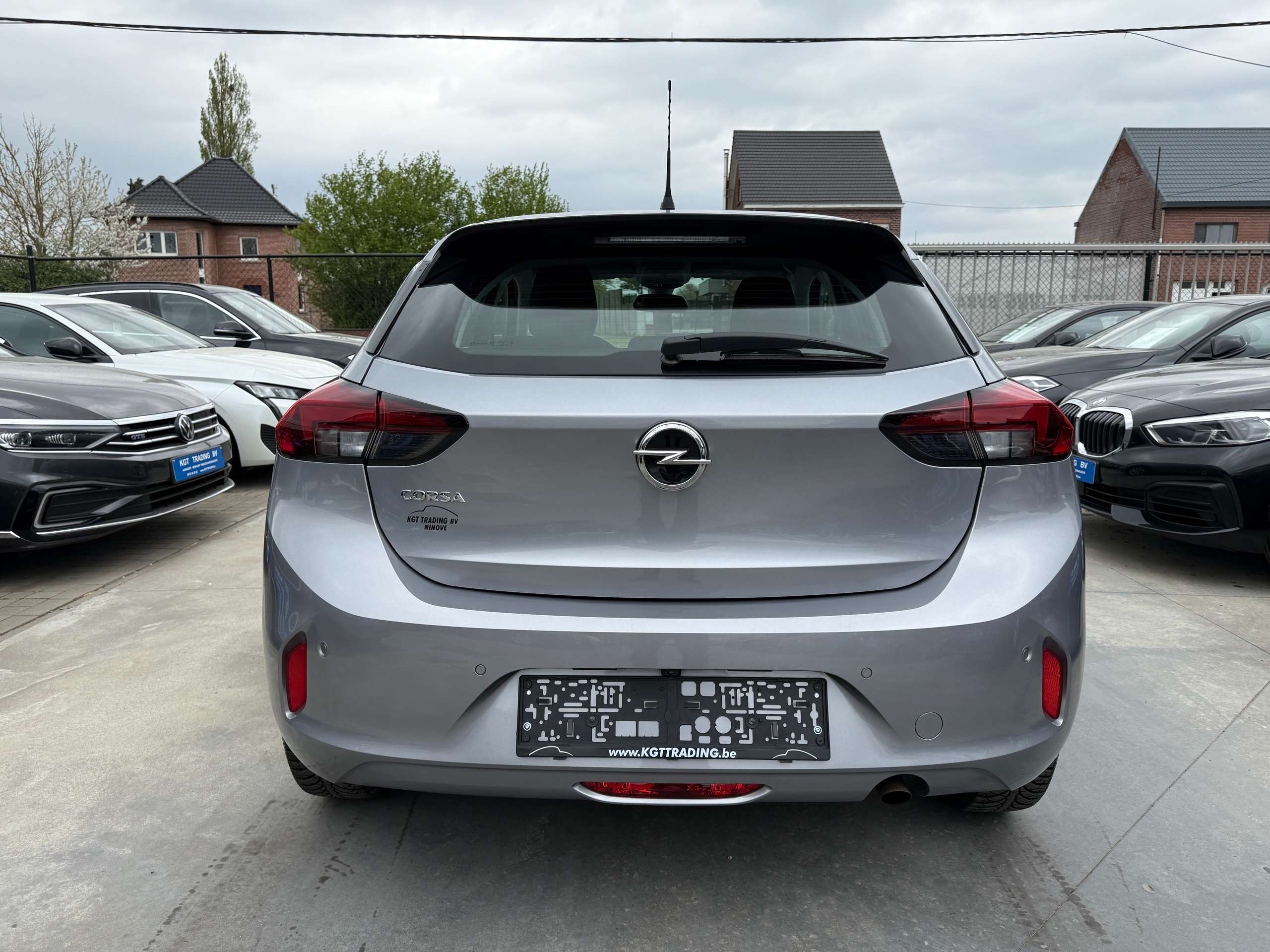 3693eb24-e81b-41db-8bf7-cd50943e0d8b6-opel-corsa-1-2i-navigatie-carplay-camera-bluetooth-pdc-airco.jpg