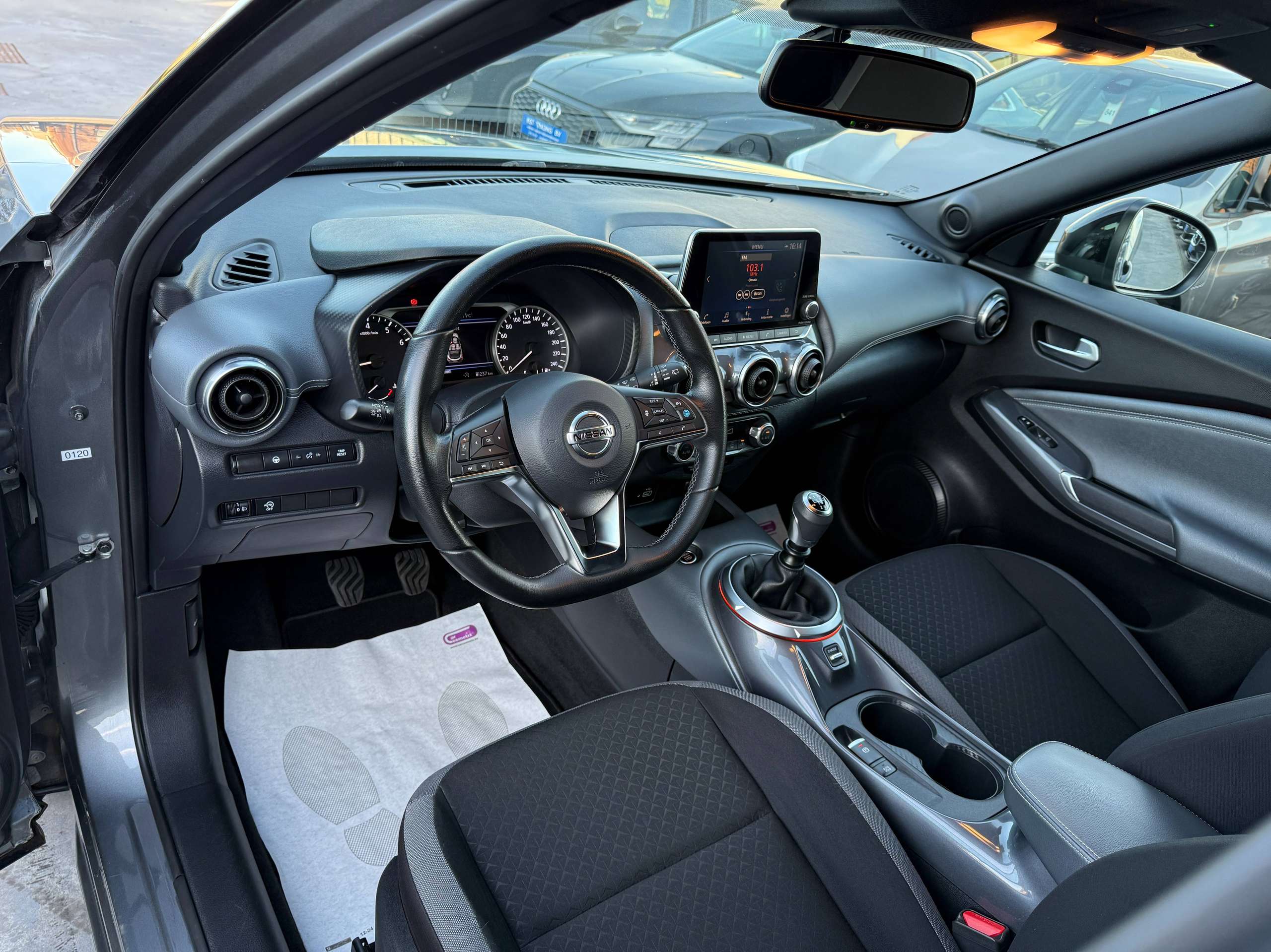 480f7cc1-c1e5-49f7-925d-9277e959203913-nissan-juke-1-0i-117pk-full-led-360-camera-carplay-bluetooth.jpg