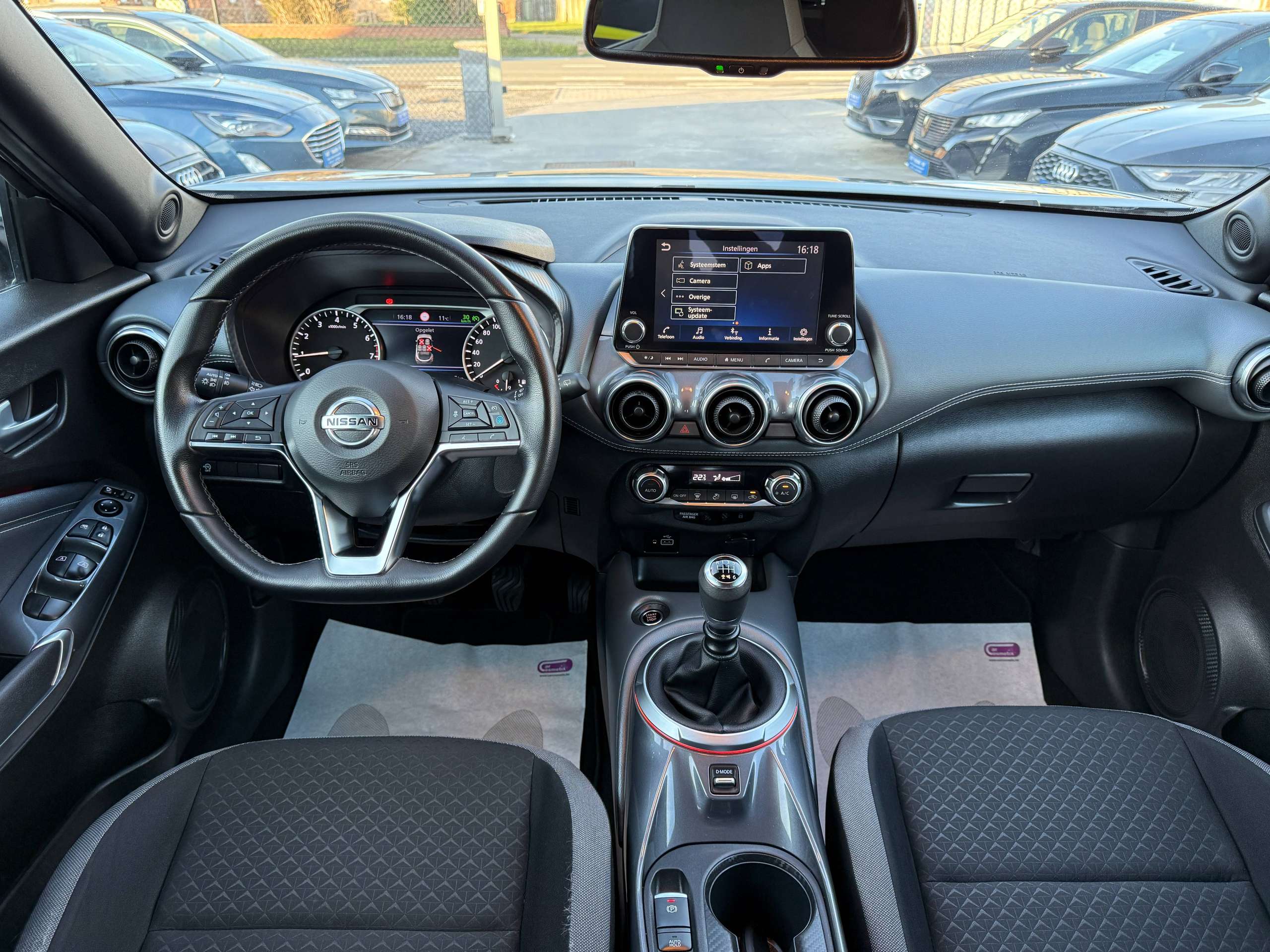 480f7cc1-c1e5-49f7-925d-9277e959203927-nissan-juke-1-0i-117pk-full-led-360-camera-carplay-bluetooth.jpg