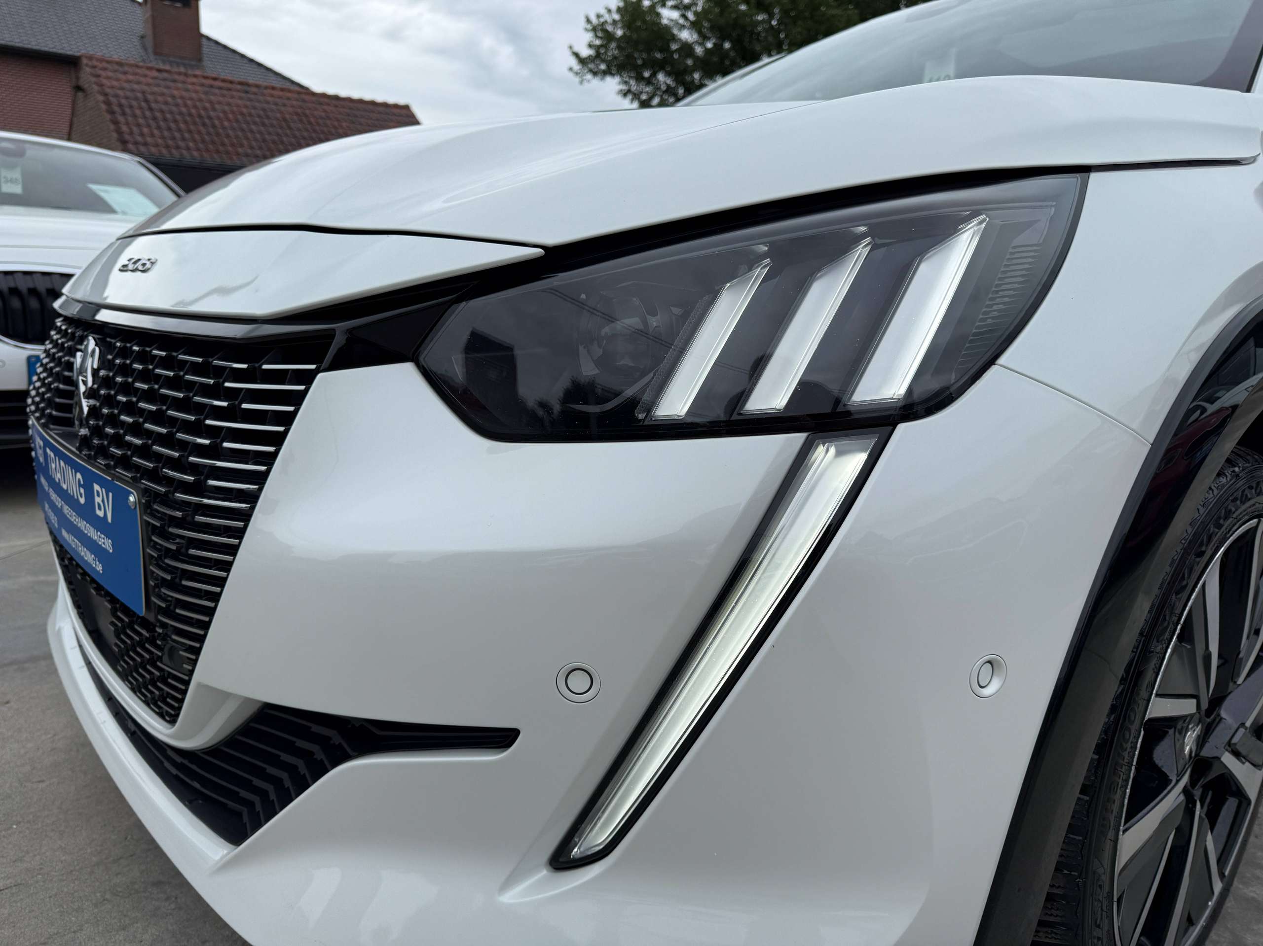 482ac547-d9ef-4863-bd55-d4740bf1fe4110-peugeot-208-1-2i-130pk-gt-line-automaat-pano-dak-camera-navi-leder-led.jpg
