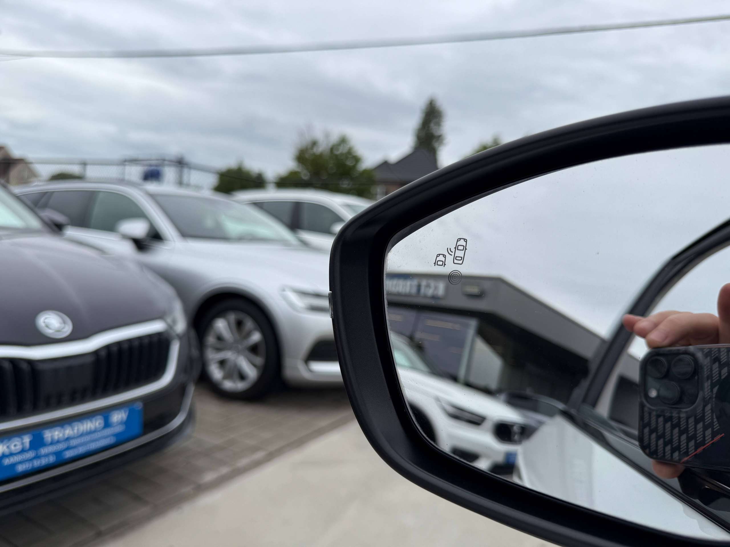 482ac547-d9ef-4863-bd55-d4740bf1fe4121-peugeot-208-1-2i-130pk-gt-line-automaat-pano-dak-camera-navi-leder-led.jpg