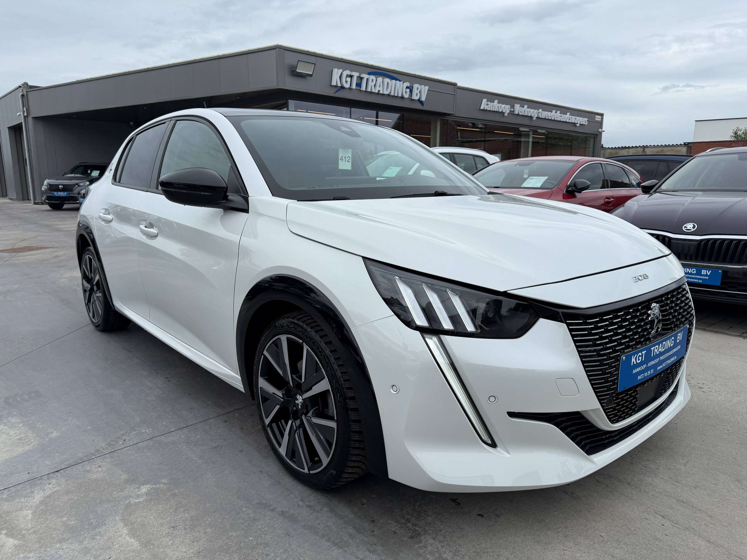 482ac547-d9ef-4863-bd55-d4740bf1fe413-peugeot-208-1-2i-130pk-gt-line-automaat-pano-dak-camera-navi-leder-led.jpg