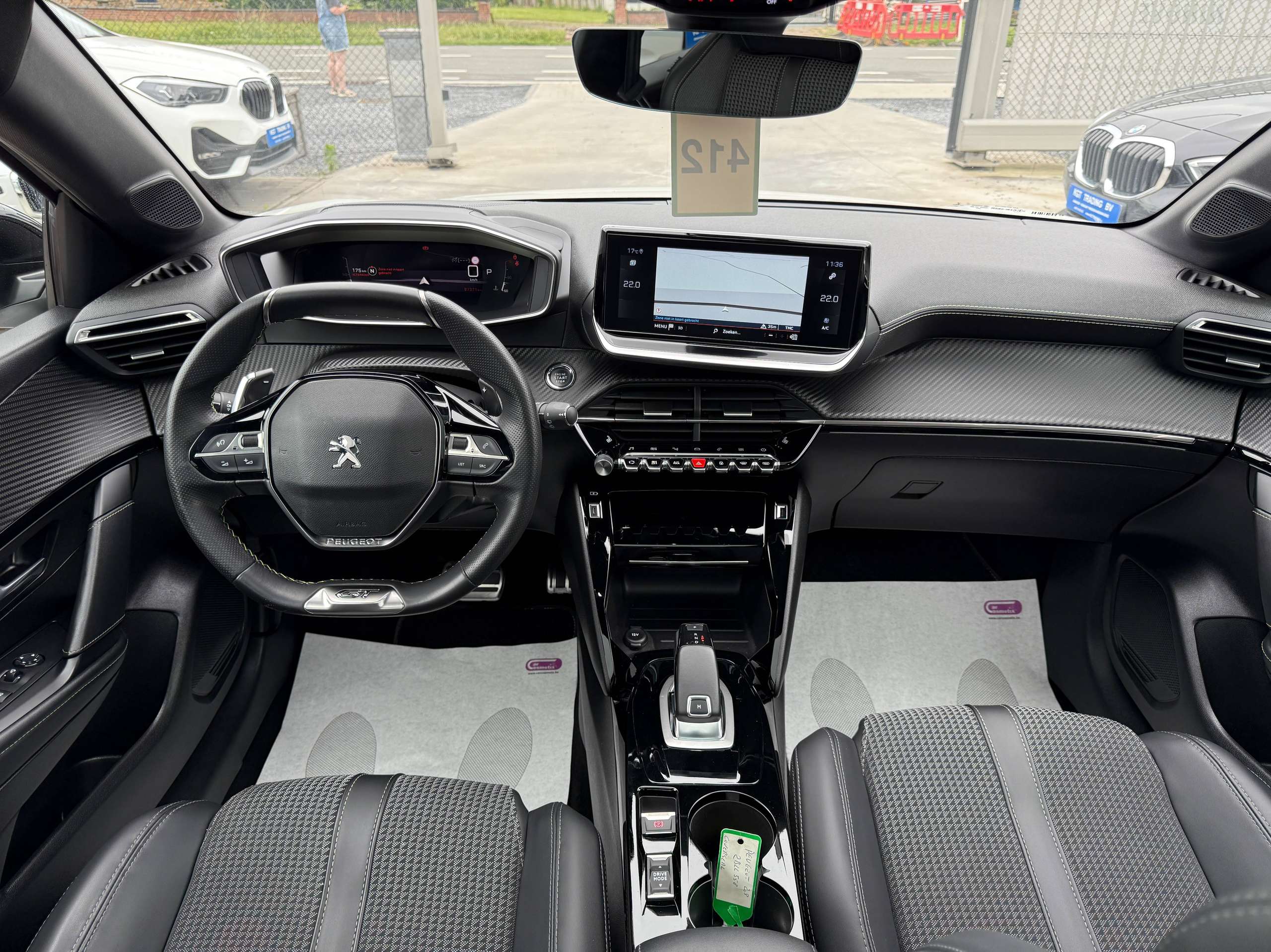 482ac547-d9ef-4863-bd55-d4740bf1fe4136-peugeot-208-1-2i-130pk-gt-line-automaat-pano-dak-camera-navi-leder-led.jpg