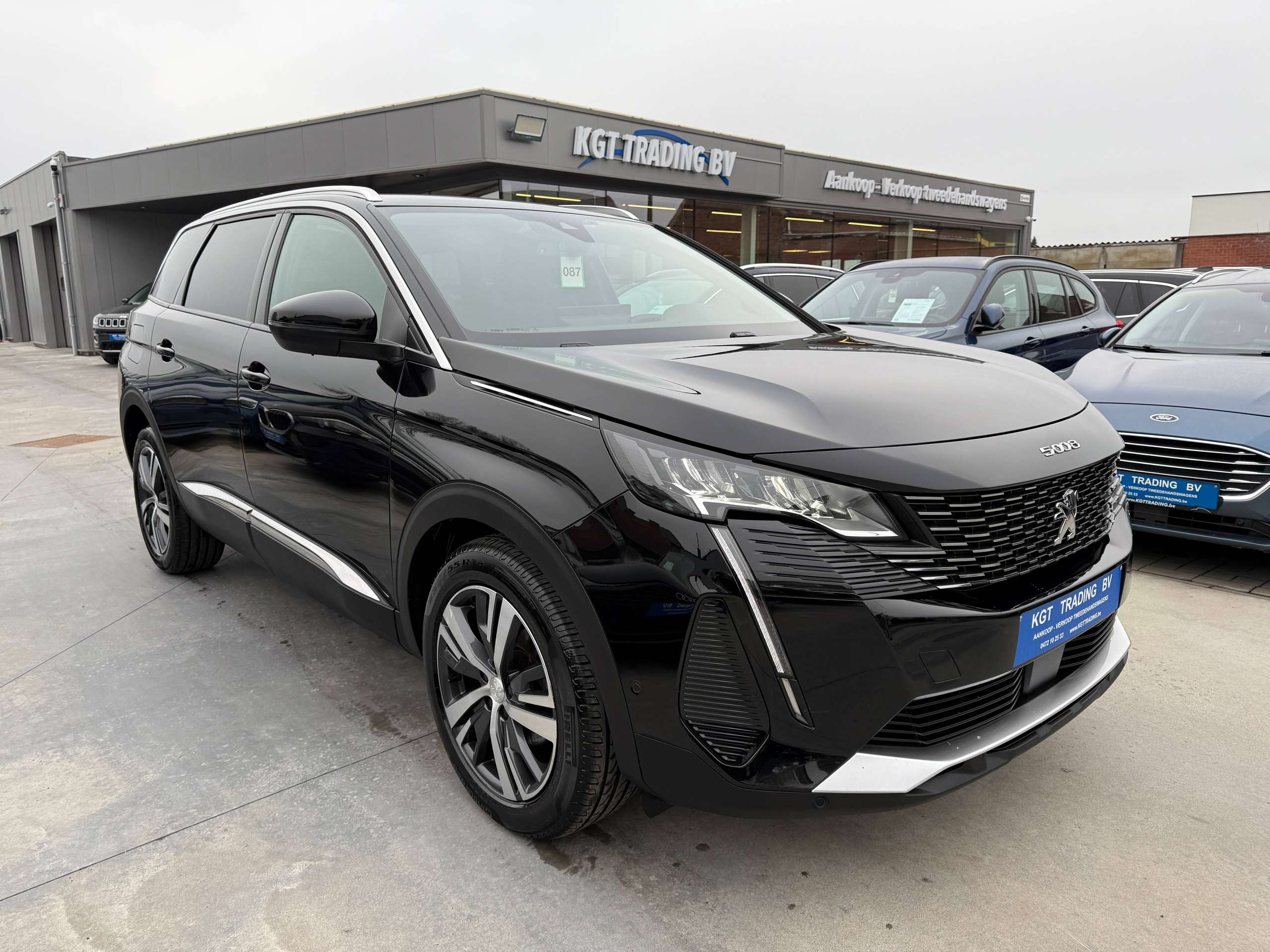 5ca000e6-dbb9-41e0-b411-8e62878f04d73-peugeot-5008-1-2i-130pk-facelift-7-zit-navi-leder-camera-led.jpg