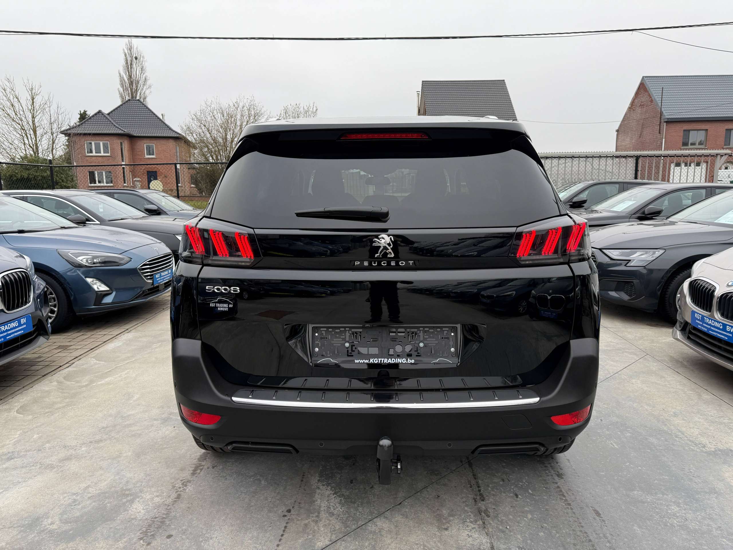 5ca000e6-dbb9-41e0-b411-8e62878f04d76-peugeot-5008-1-2i-130pk-facelift-7-zit-navi-leder-camera-led.jpg
