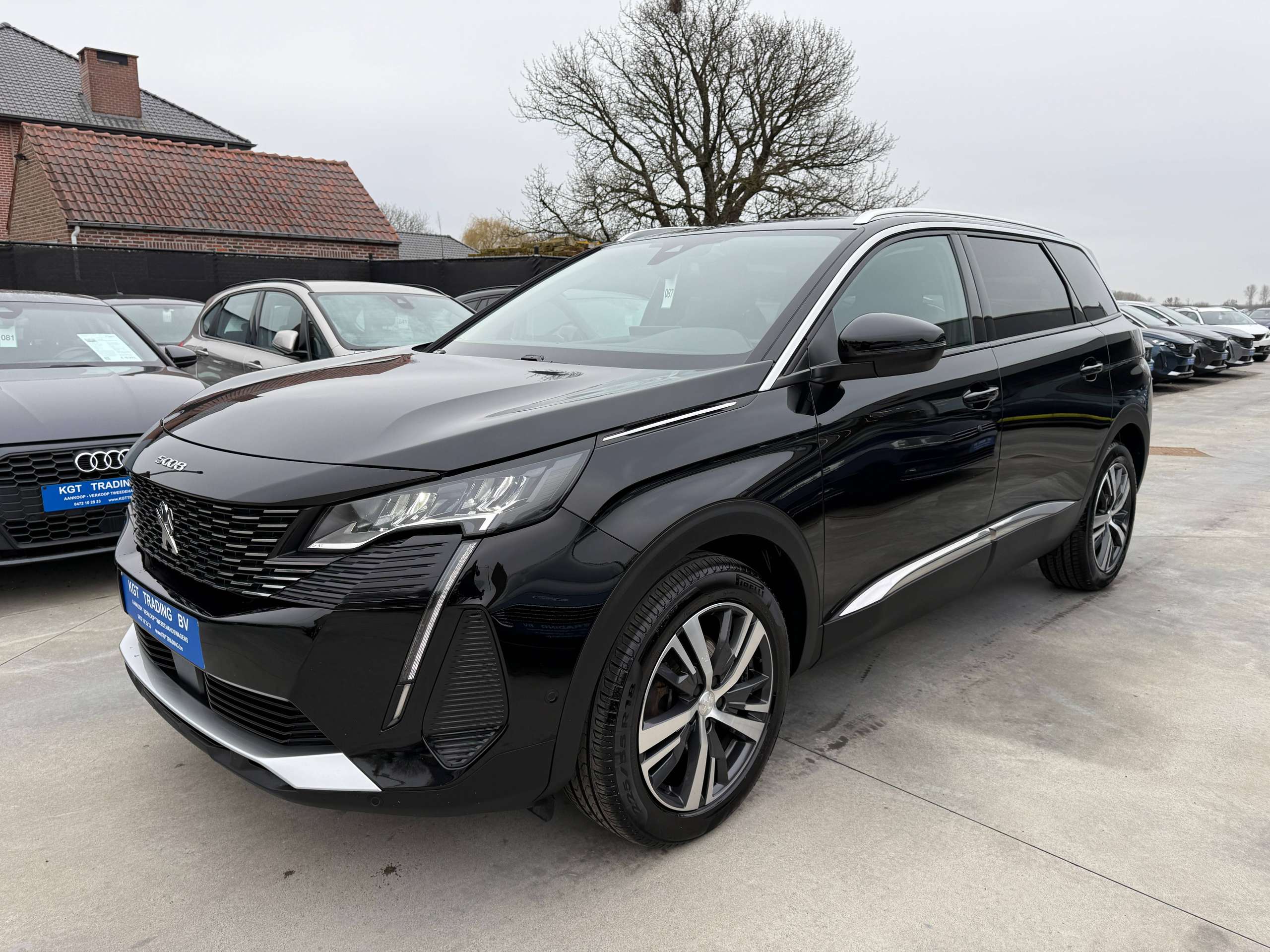 5ca000e6-dbb9-41e0-b411-8e62878f04d79-peugeot-5008-1-2i-130pk-facelift-7-zit-navi-leder-camera-led.jpg