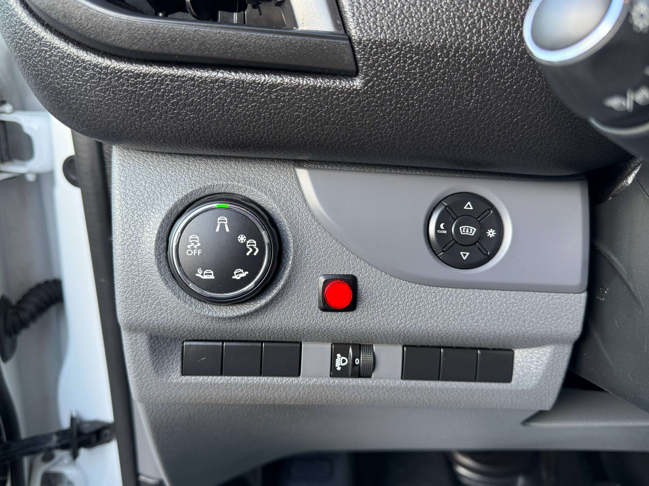 5de62c0c-fdfb-4858-9d5c-db6c342fe69718-peugeot-expert-2-0-bluehdi-automaat-xenon-leder-navi-camera-pdc.jpg
