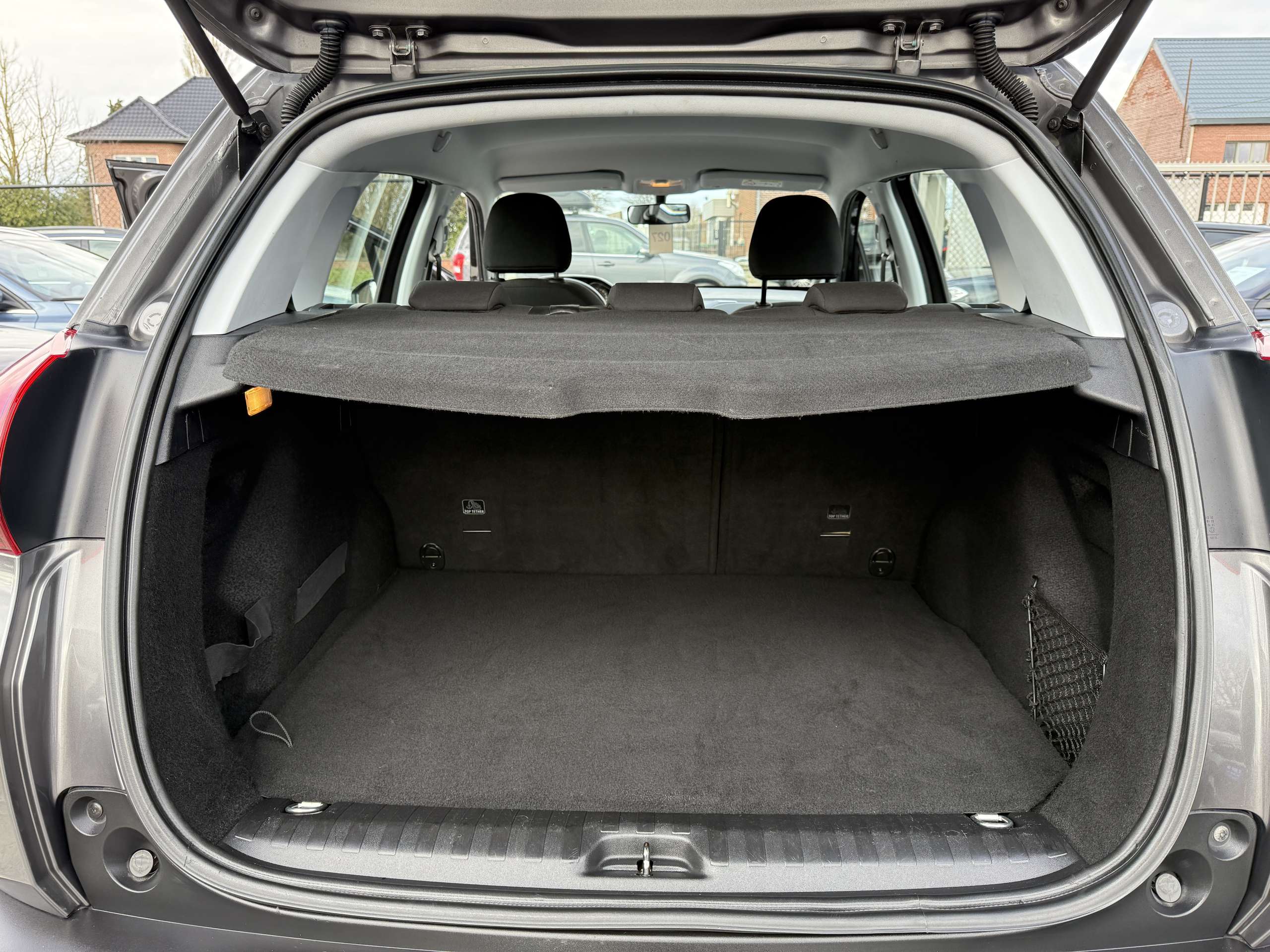 62d34a68-5a1f-4c91-8a70-52e12e285cee14-peugeot-2008-1-2i-82pk-facelift-navigatie-pdc-bluetooth-airco.jpg
