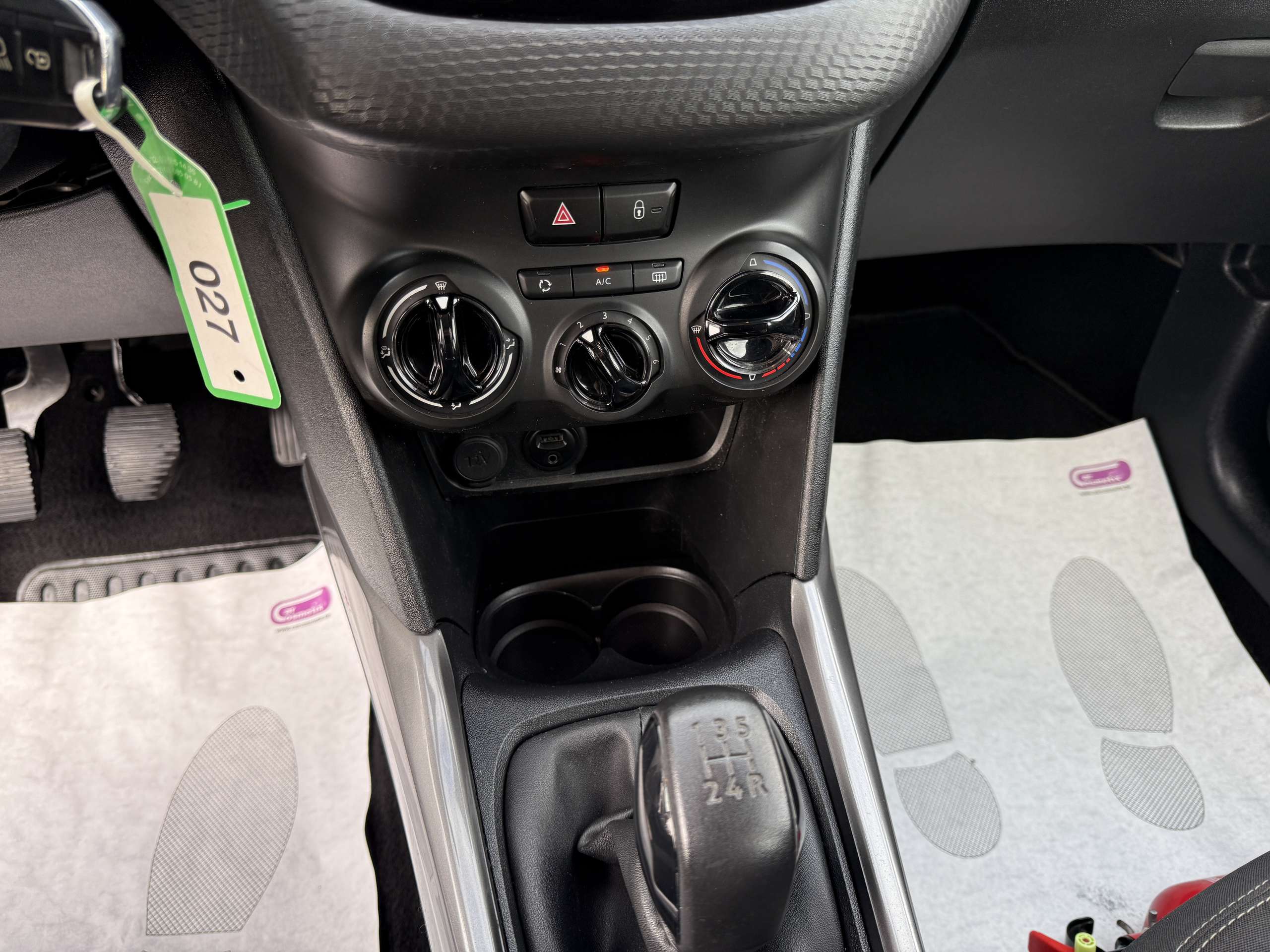 62d34a68-5a1f-4c91-8a70-52e12e285cee18-peugeot-2008-1-2i-82pk-facelift-navigatie-pdc-bluetooth-airco.jpg