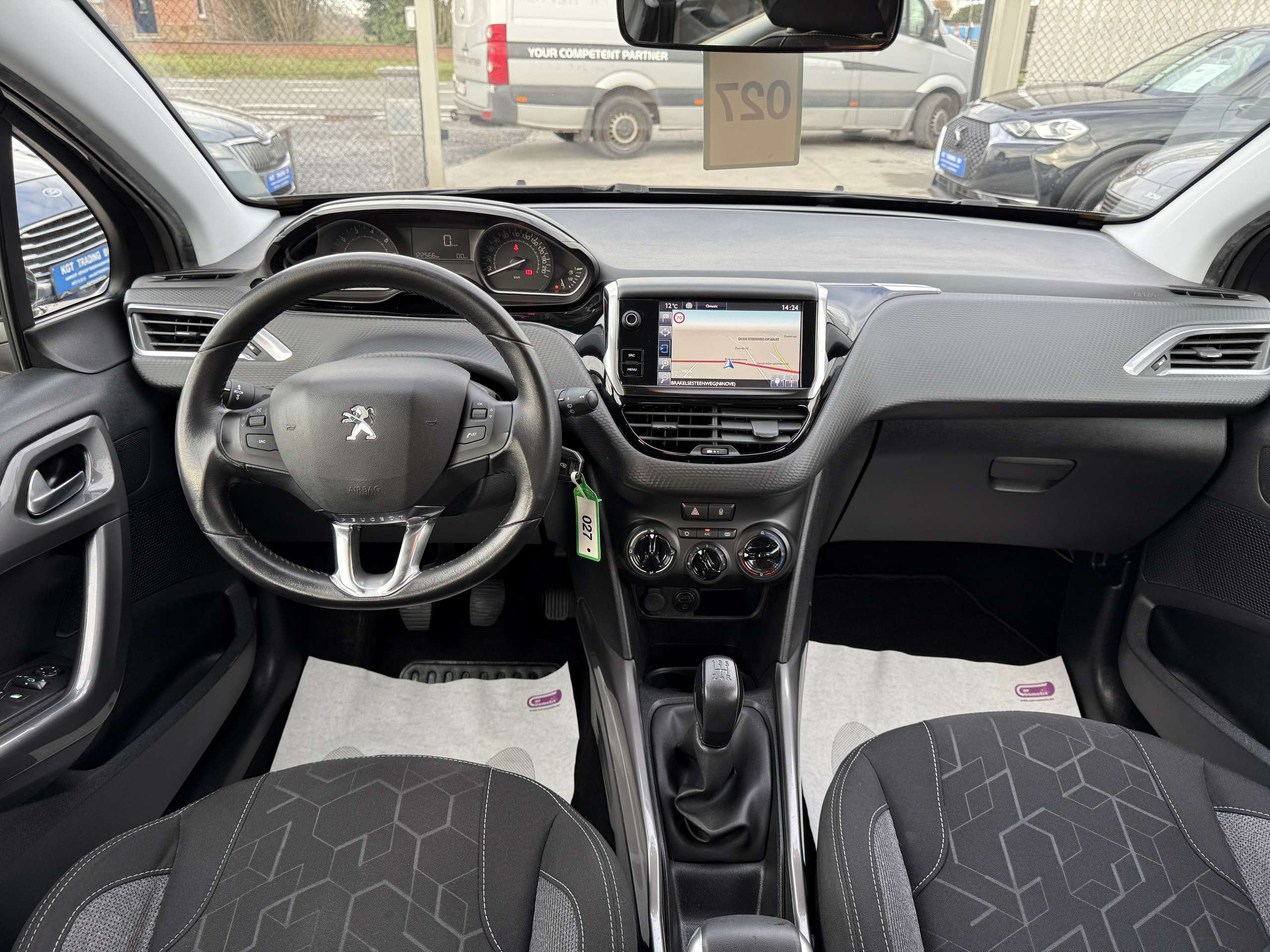 62d34a68-5a1f-4c91-8a70-52e12e285cee23-peugeot-2008-1-2i-82pk-facelift-navigatie-pdc-bluetooth-airco.jpg