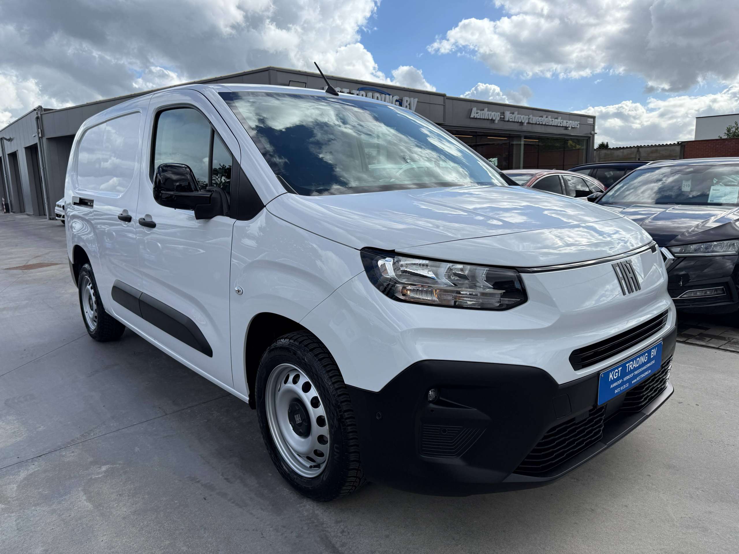 6594f262-9d8d-44e9-9157-f352d9fe33fa3-fiat-doblo-1-5-bluehdi-l2-3-zit-navigatie-camera-dode-hoek-dab-pdc-va.jpg