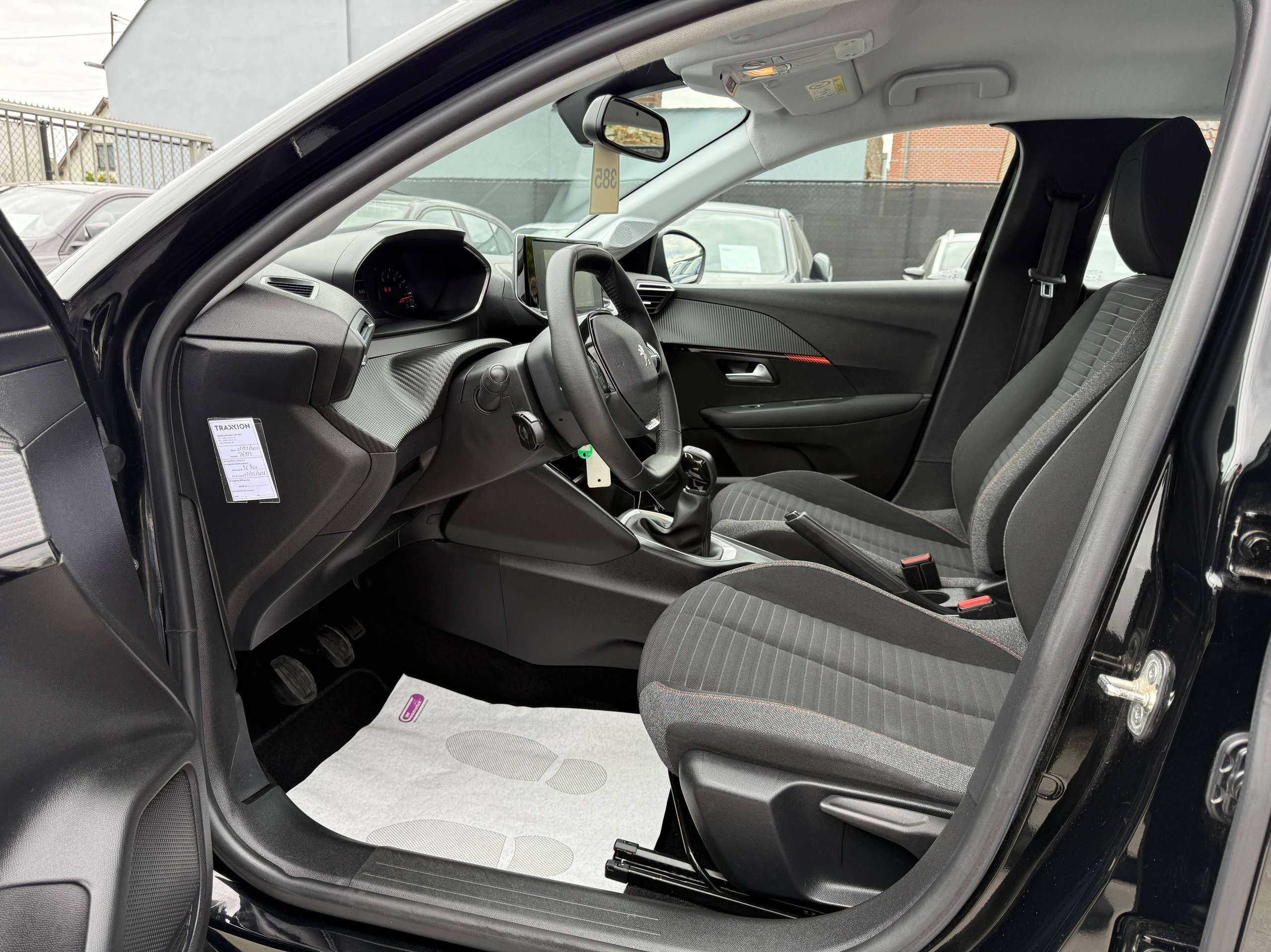 6f8fee16-cc83-4816-ab7e-0d1b016e24c212-peugeot-208-1-2i-5-deurs-full-led-carplay-lane-assist-bluetooth-dab.jpg