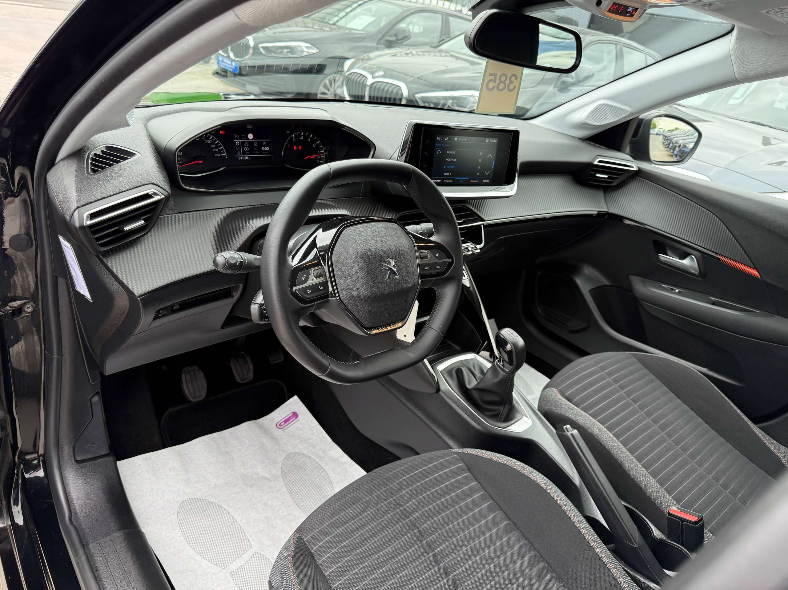 6f8fee16-cc83-4816-ab7e-0d1b016e24c213-peugeot-208-1-2i-5-deurs-full-led-carplay-lane-assist-bluetooth-dab.jpg