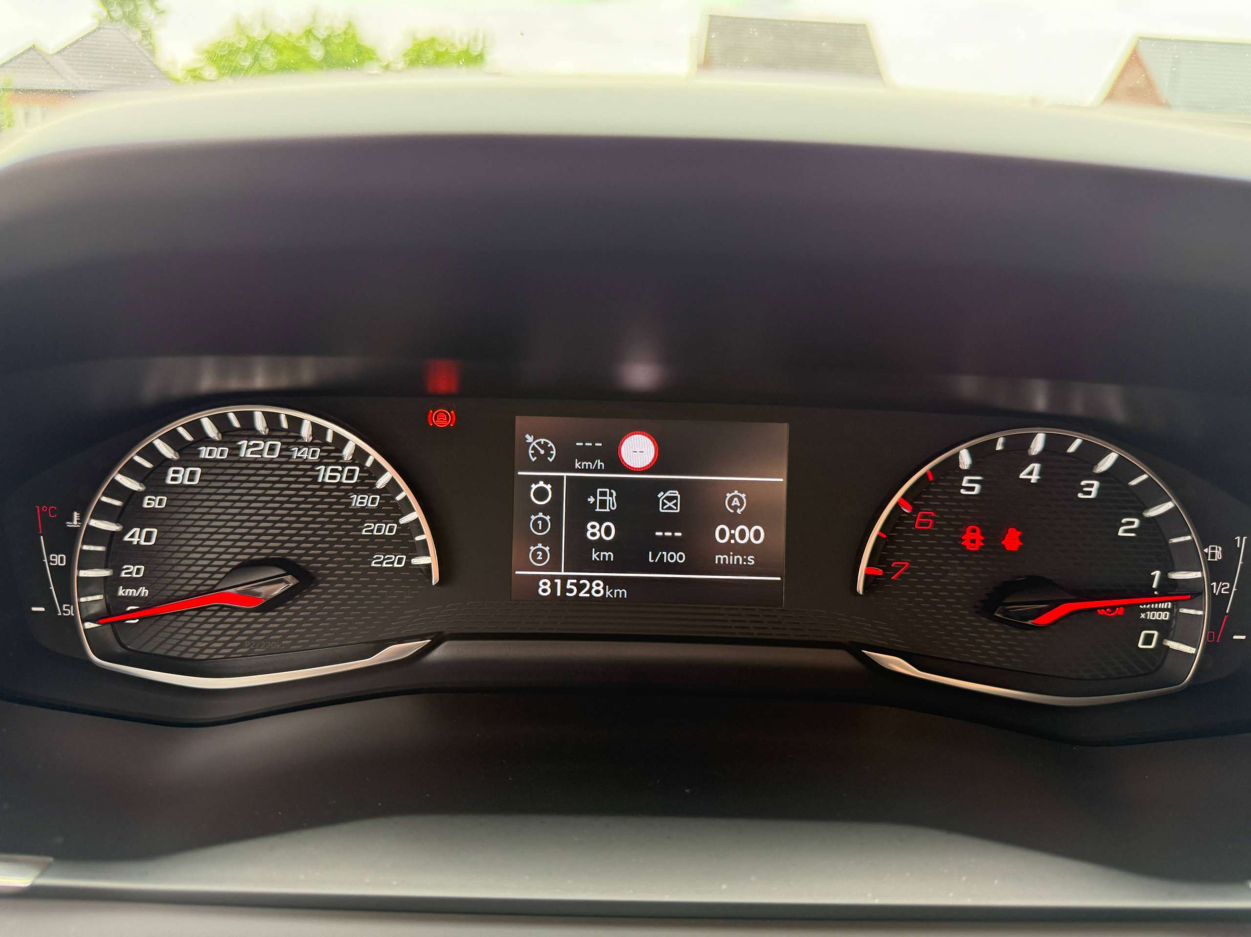 6f8fee16-cc83-4816-ab7e-0d1b016e24c217-peugeot-208-1-2i-5-deurs-full-led-carplay-lane-assist-bluetooth-dab.jpg