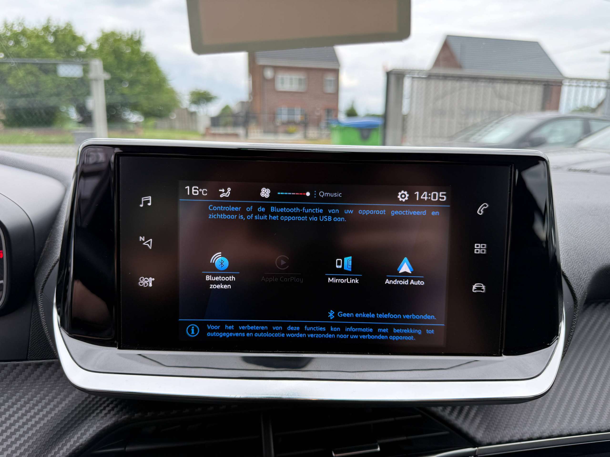 6f8fee16-cc83-4816-ab7e-0d1b016e24c219-peugeot-208-1-2i-5-deurs-full-led-carplay-lane-assist-bluetooth-dab.jpg