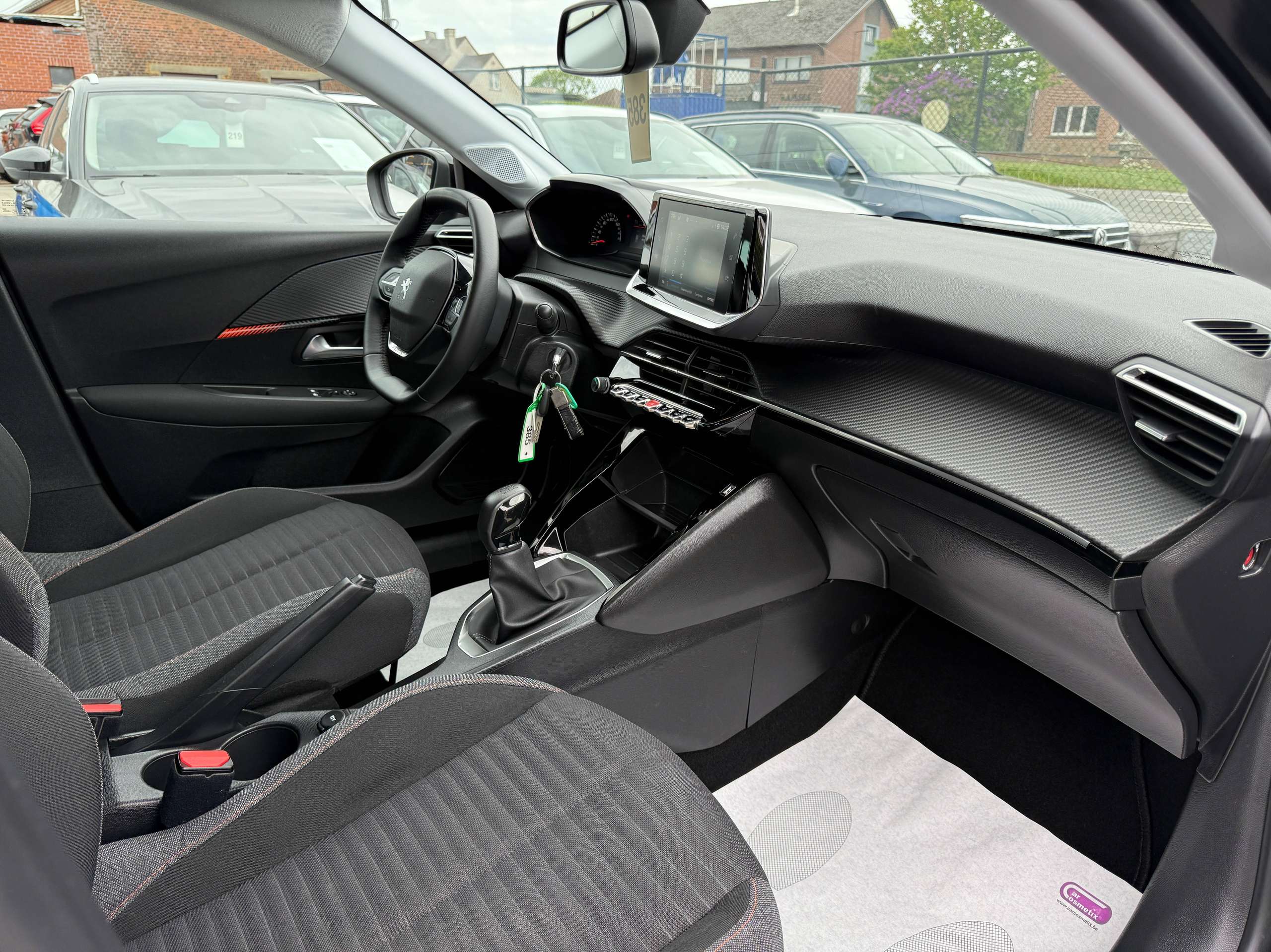 6f8fee16-cc83-4816-ab7e-0d1b016e24c223-peugeot-208-1-2i-5-deurs-full-led-carplay-lane-assist-bluetooth-dab.jpg
