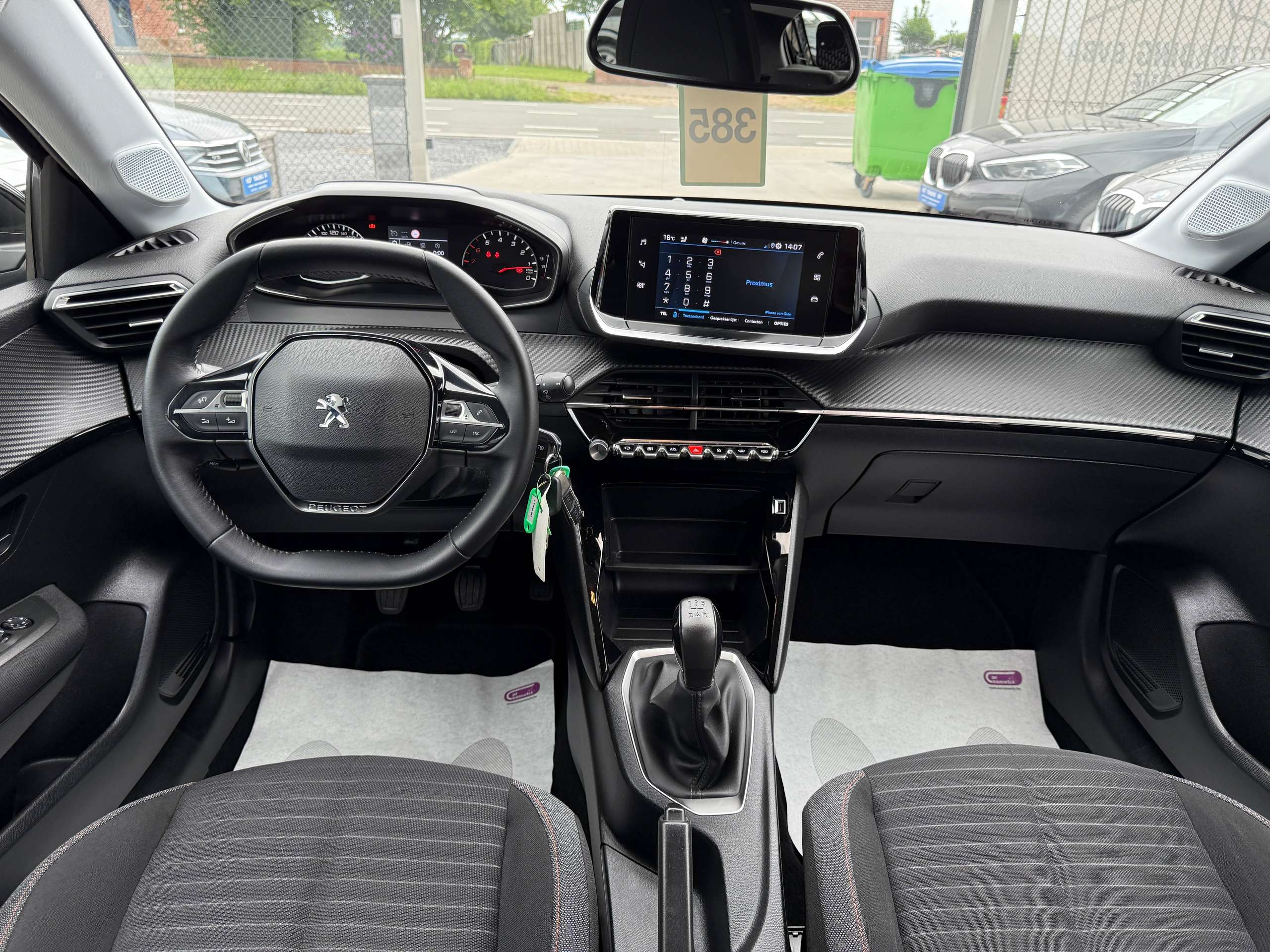 6f8fee16-cc83-4816-ab7e-0d1b016e24c227-peugeot-208-1-2i-5-deurs-full-led-carplay-lane-assist-bluetooth-dab.jpg