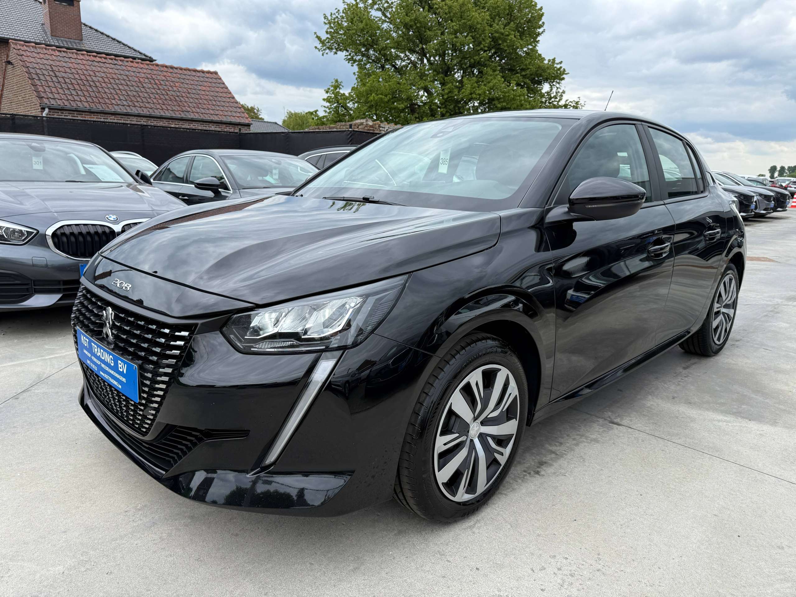 6f8fee16-cc83-4816-ab7e-0d1b016e24c29-peugeot-208-1-2i-5-deurs-full-led-carplay-lane-assist-bluetooth-dab.jpg