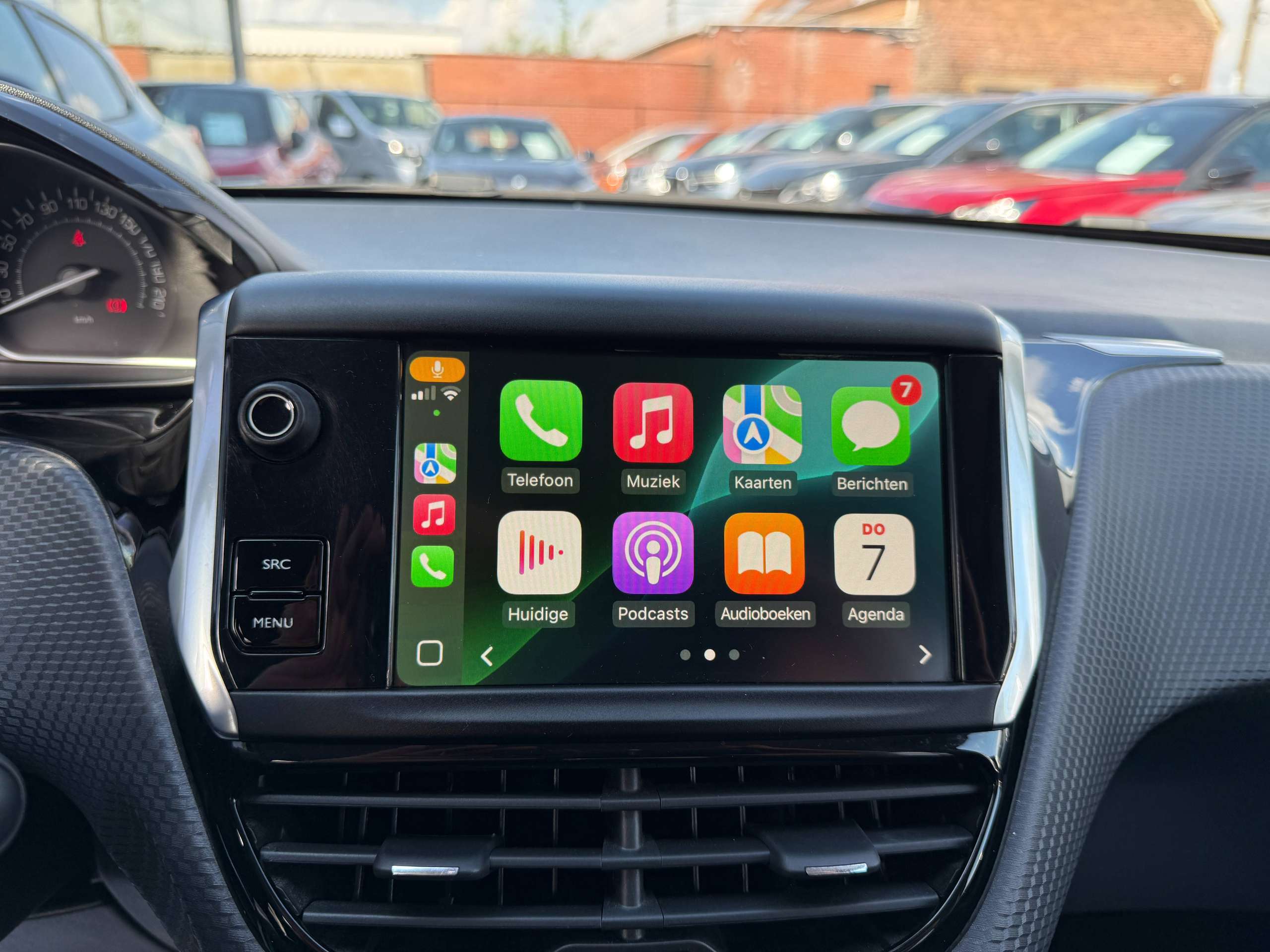 79bae59b-591a-4537-a16d-4e21868cb9df21-peugeot-2008-1-2i-navigatie-pdc-bluetooth-carplay-led-alu-carpass.jpg
