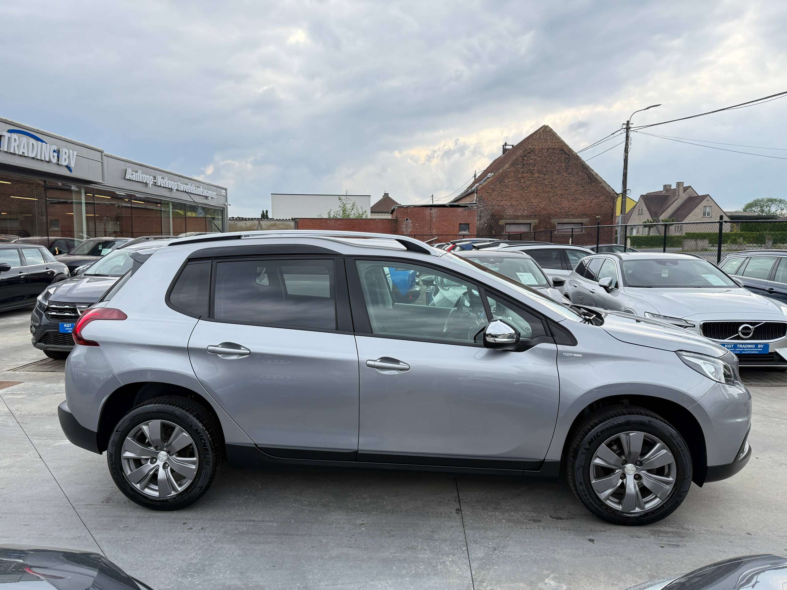 79bae59b-591a-4537-a16d-4e21868cb9df4-peugeot-2008-1-2i-navigatie-pdc-bluetooth-carplay-led-alu-carpass.jpg