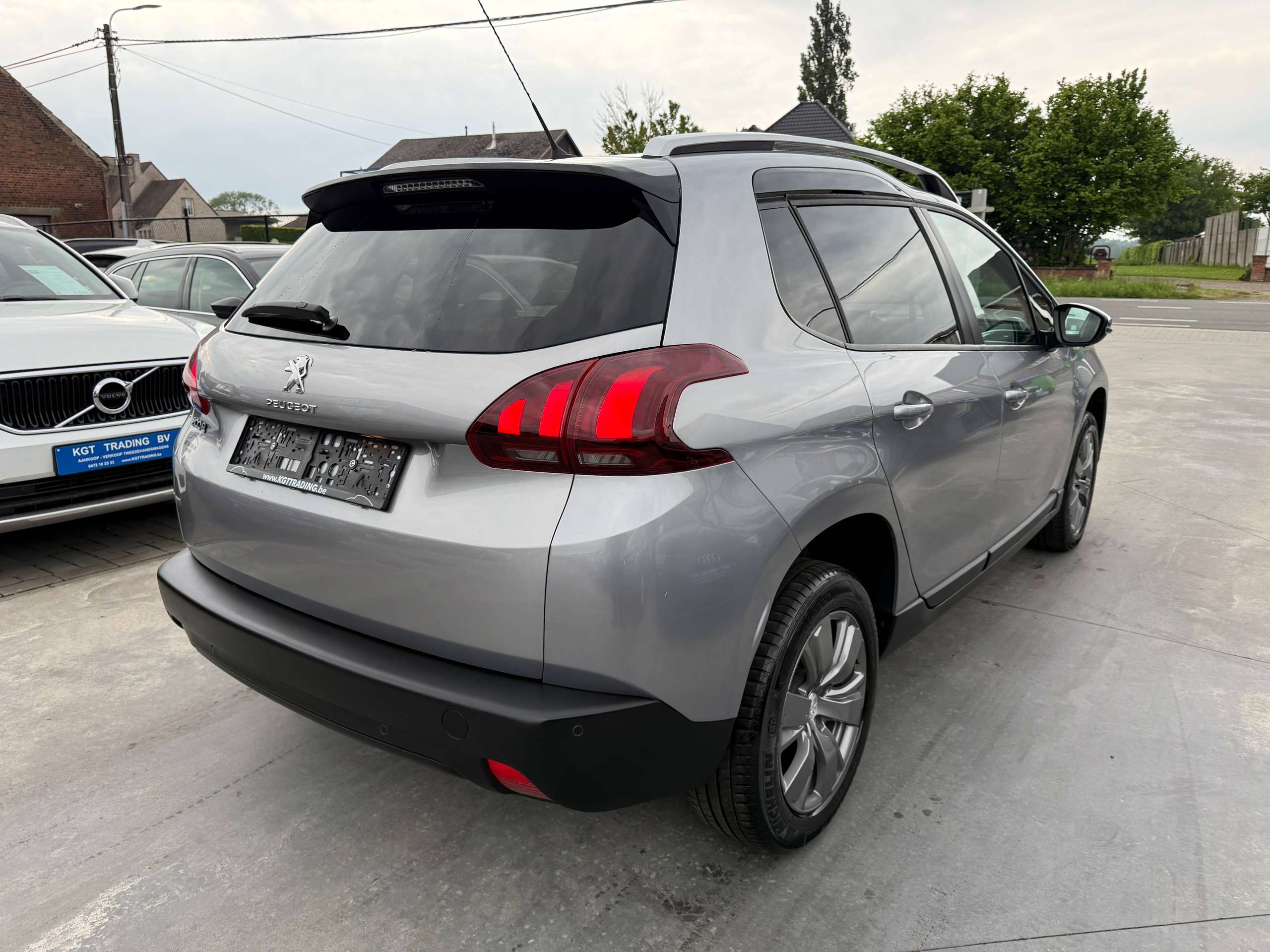 79bae59b-591a-4537-a16d-4e21868cb9df5-peugeot-2008-1-2i-navigatie-pdc-bluetooth-carplay-led-alu-carpass.jpg