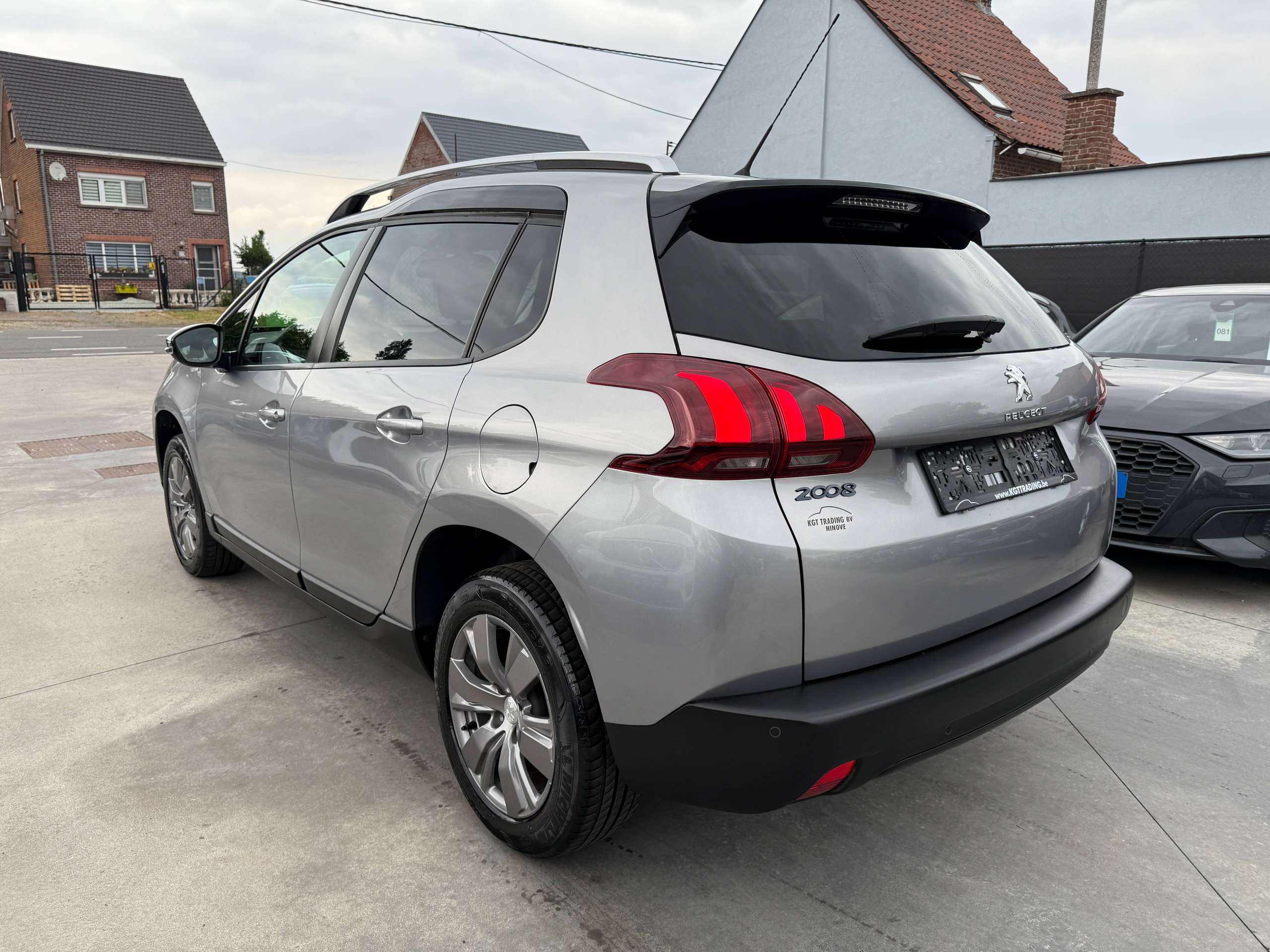 79bae59b-591a-4537-a16d-4e21868cb9df7-peugeot-2008-1-2i-navigatie-pdc-bluetooth-carplay-led-alu-carpass.jpg
