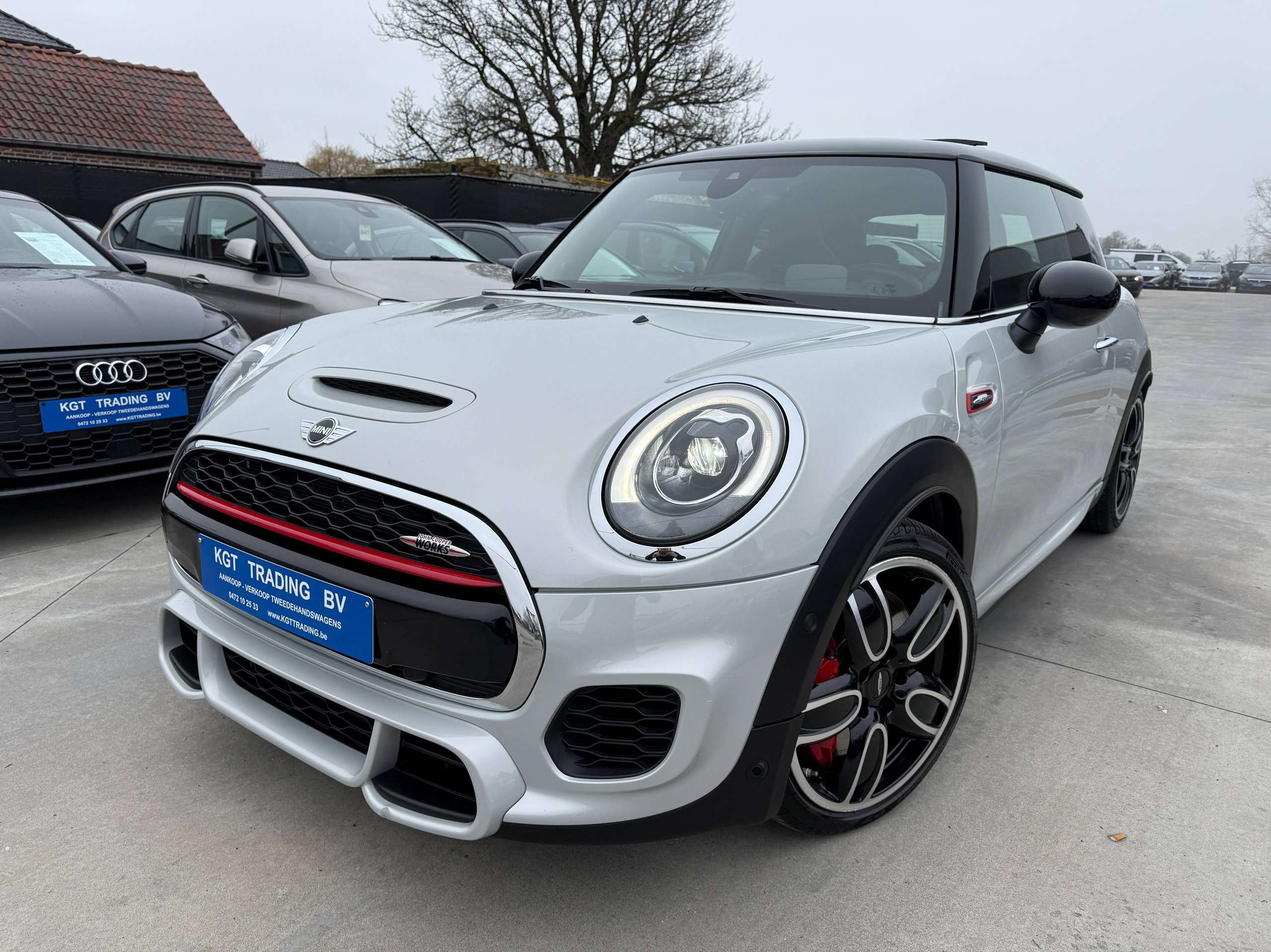 7e04a8ff-566d-4784-b666-dc91833ddf861-mini-john-cooper-works-2-0as-opendak-full-led-harman-kardon-camera-navi.jpg