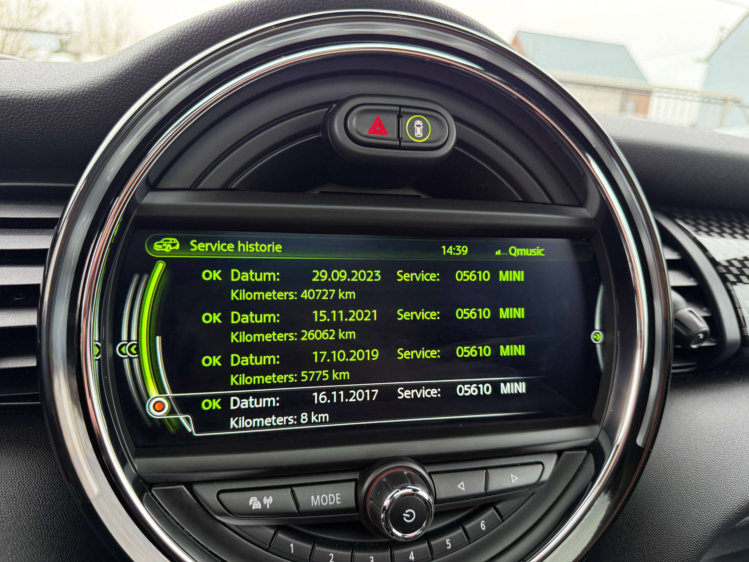 7e04a8ff-566d-4784-b666-dc91833ddf8626-mini-john-cooper-works-2-0as-opendak-full-led-harman-kardon-camera-navi.jpg