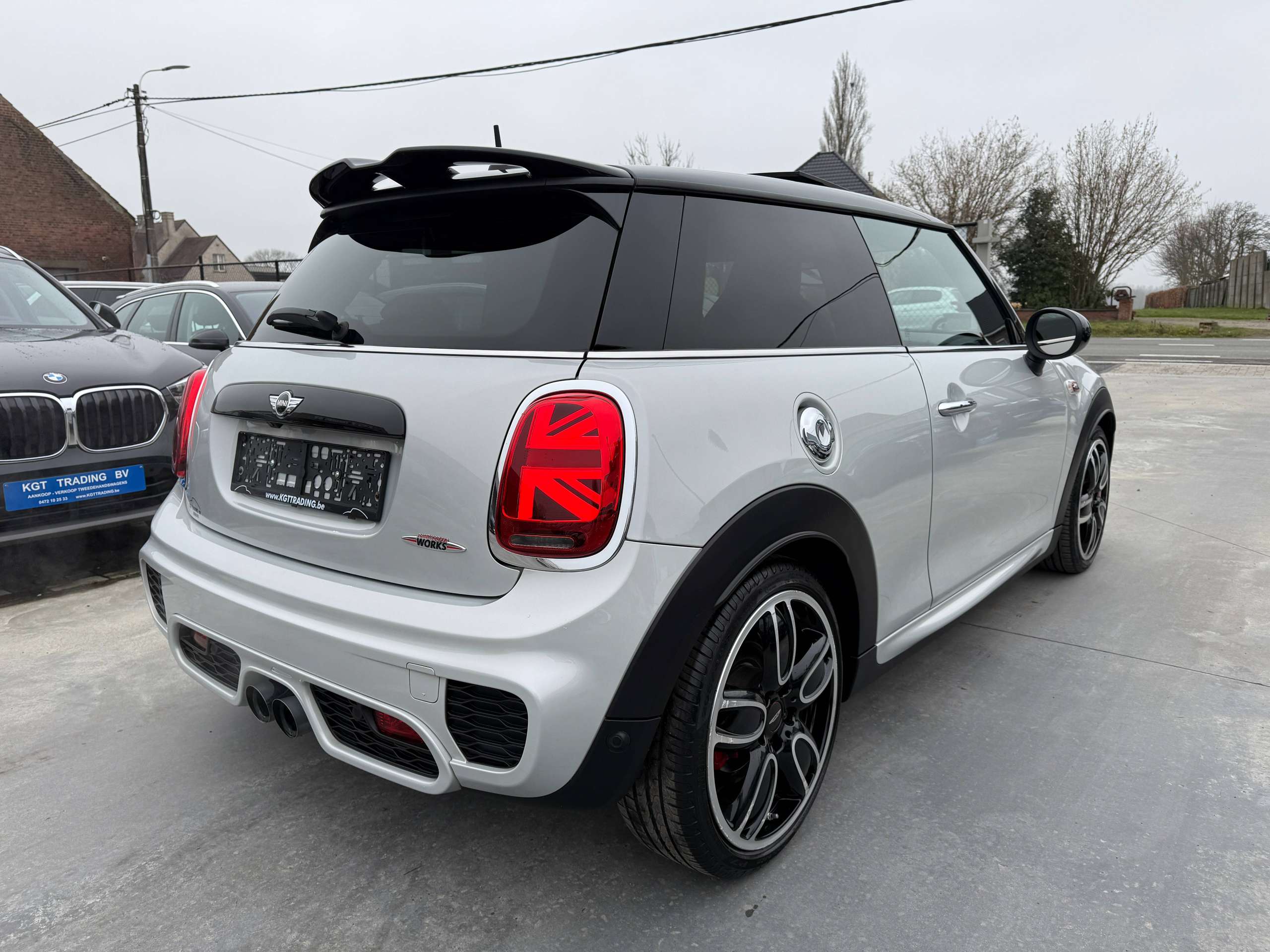 7e04a8ff-566d-4784-b666-dc91833ddf865-mini-john-cooper-works-2-0as-opendak-full-led-harman-kardon-camera-navi.jpg