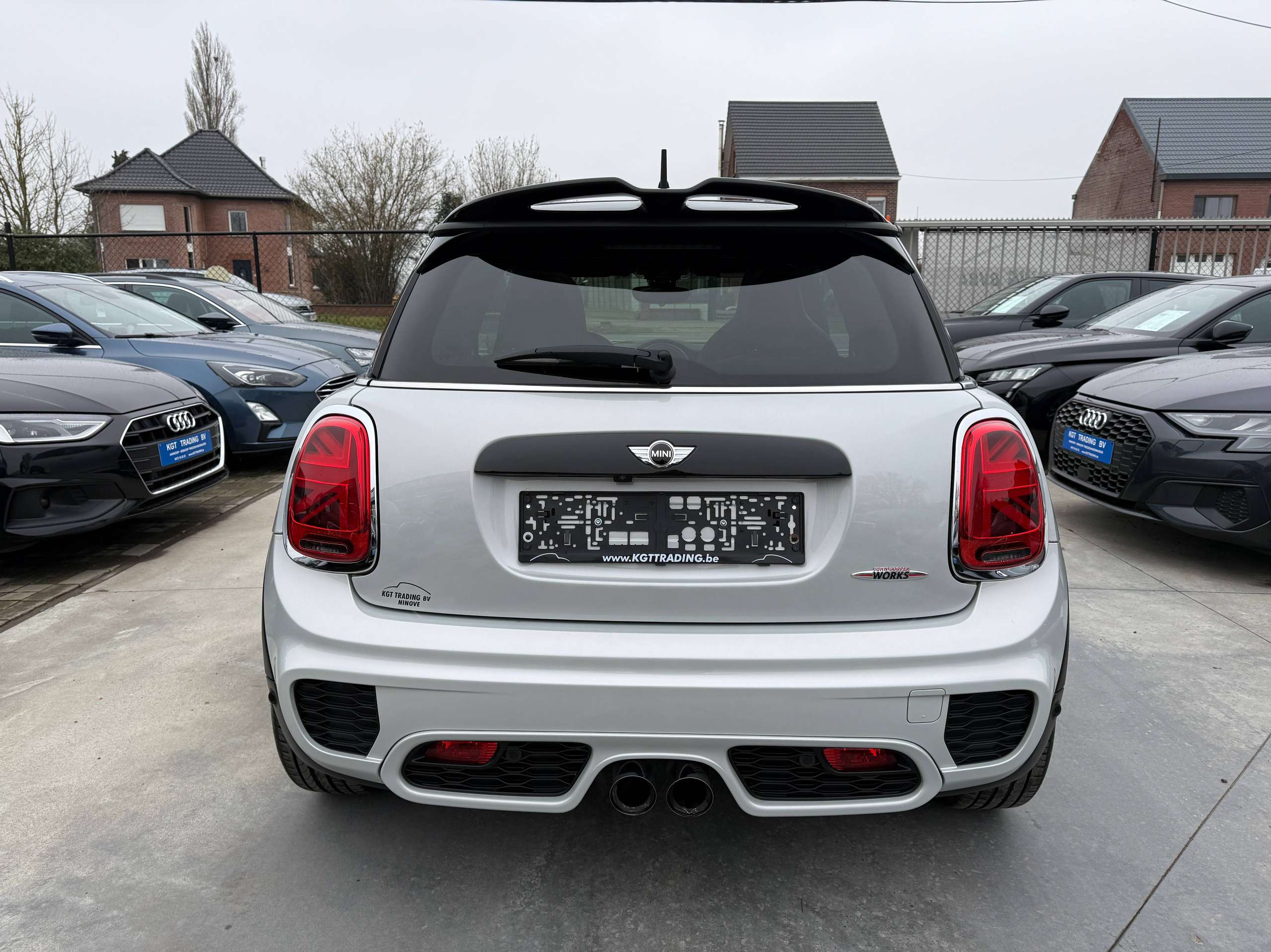 7e04a8ff-566d-4784-b666-dc91833ddf866-mini-john-cooper-works-2-0as-opendak-full-led-harman-kardon-camera-navi.jpg