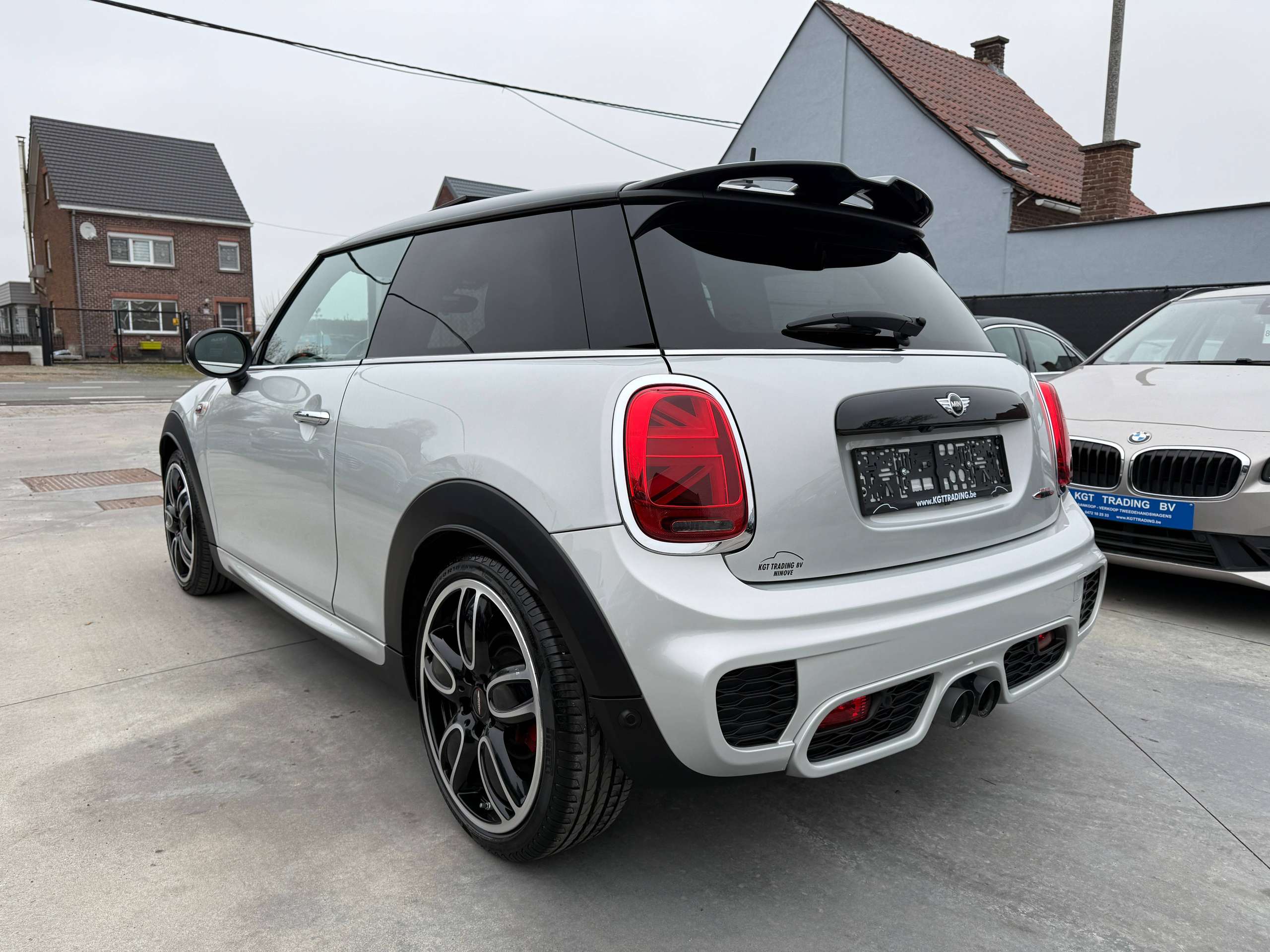 7e04a8ff-566d-4784-b666-dc91833ddf867-mini-john-cooper-works-2-0as-opendak-full-led-harman-kardon-camera-navi.jpg
