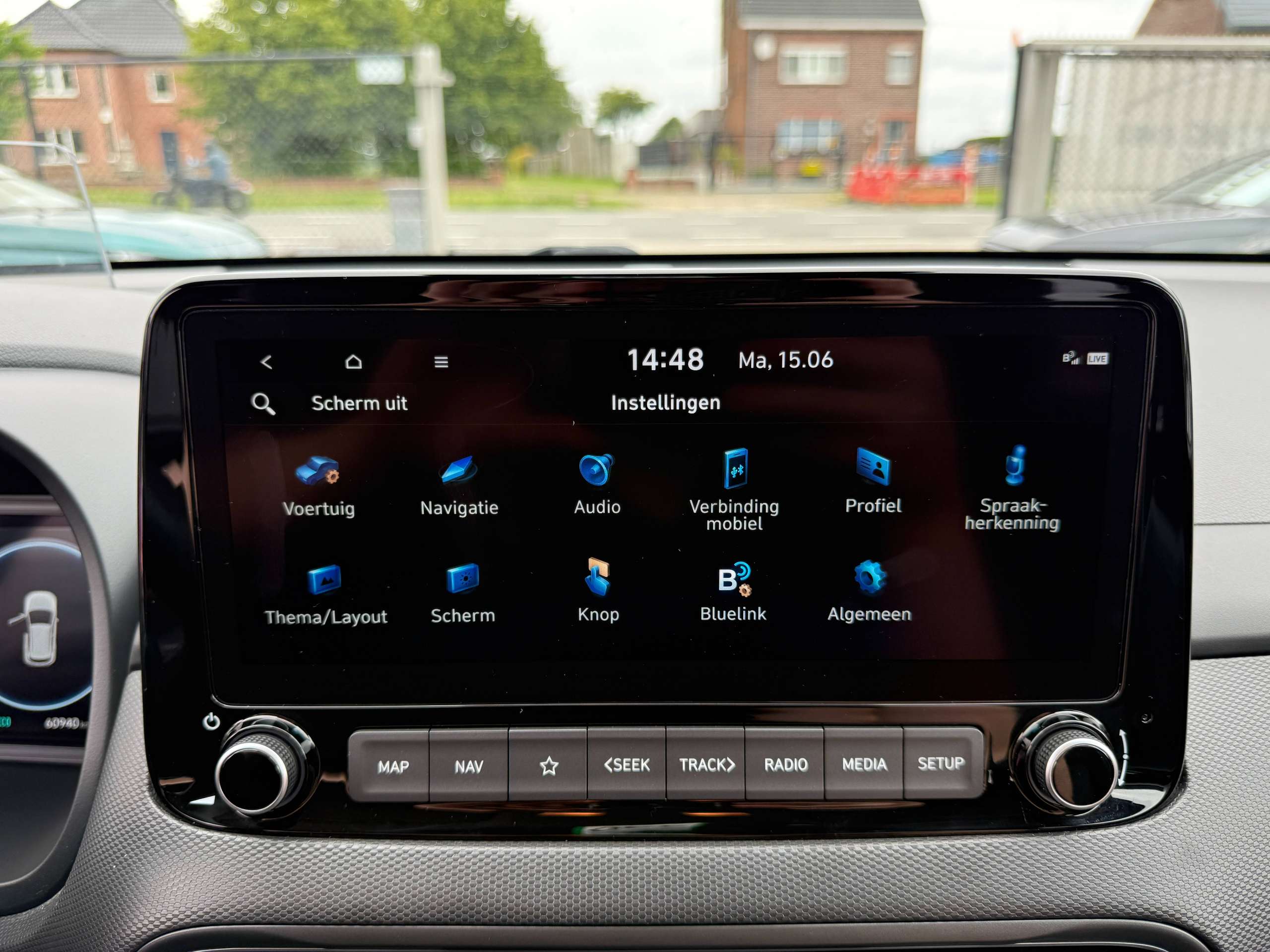 885e94ec-8feb-4f0b-9487-be8a4f81468a26-hyundai-kona-hev-1-6-gdi-hybrid-automaat-navi-leder-camera-head-up-led-krell-sound.jpg