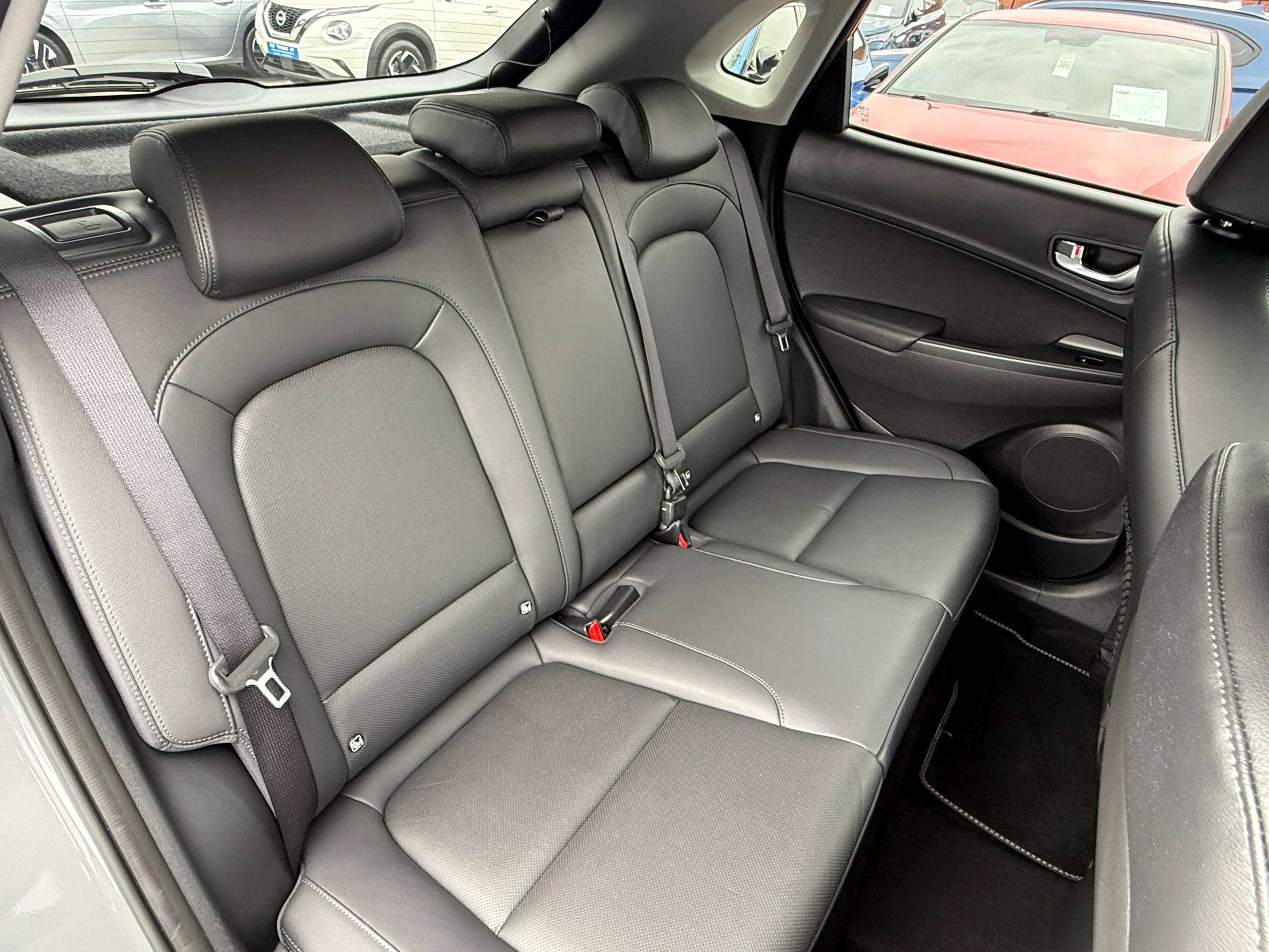 885e94ec-8feb-4f0b-9487-be8a4f81468a32-hyundai-kona-hev-1-6-gdi-hybrid-automaat-navi-leder-camera-head-up-led-krell-sound.jpg