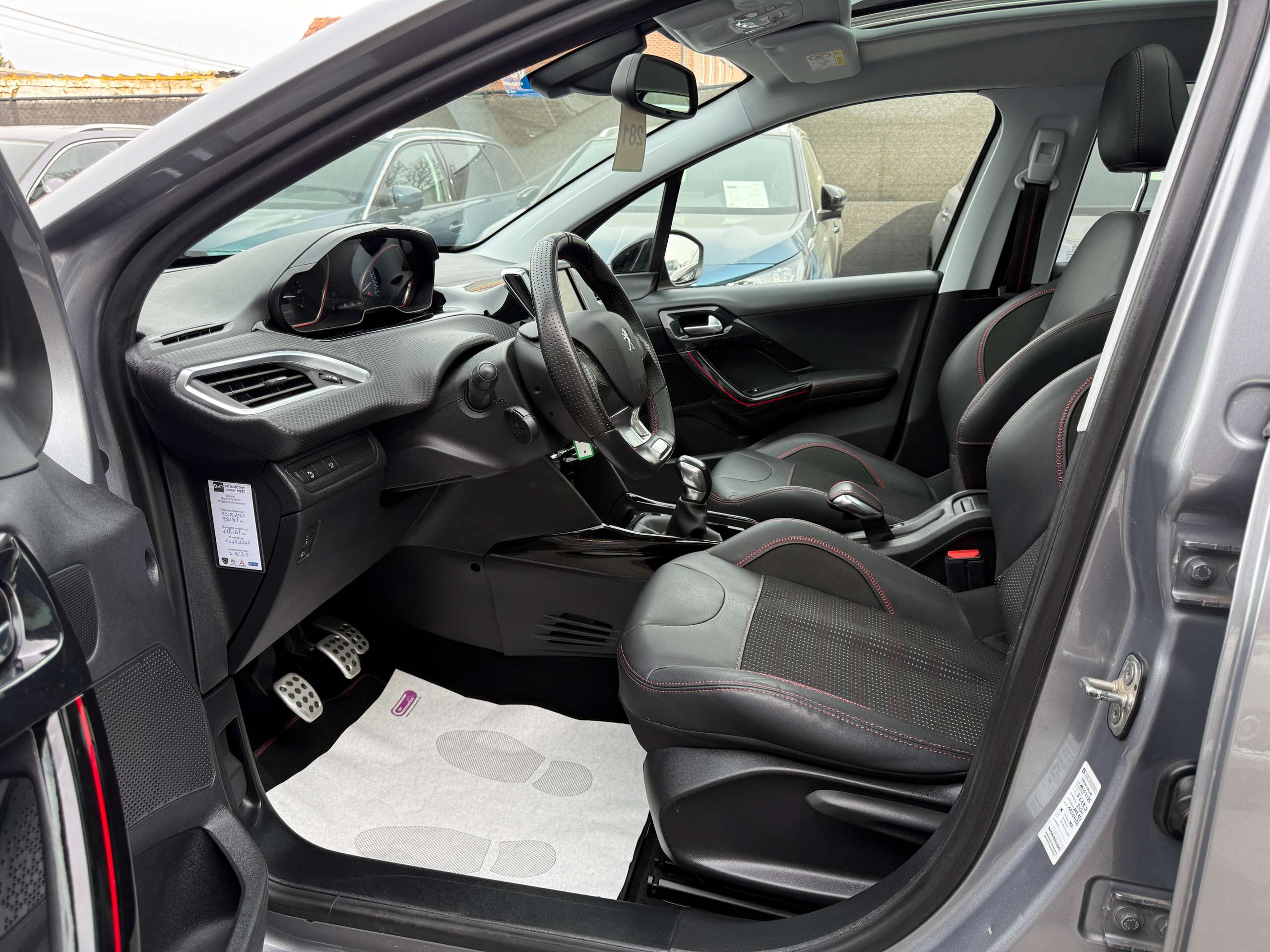 8aac3503-bf31-488d-a414-ebad05a0ec6013-peugeot-2008-1-2i-110pk-gt-line-pano-dak-leder-carplay-alu-led.jpg