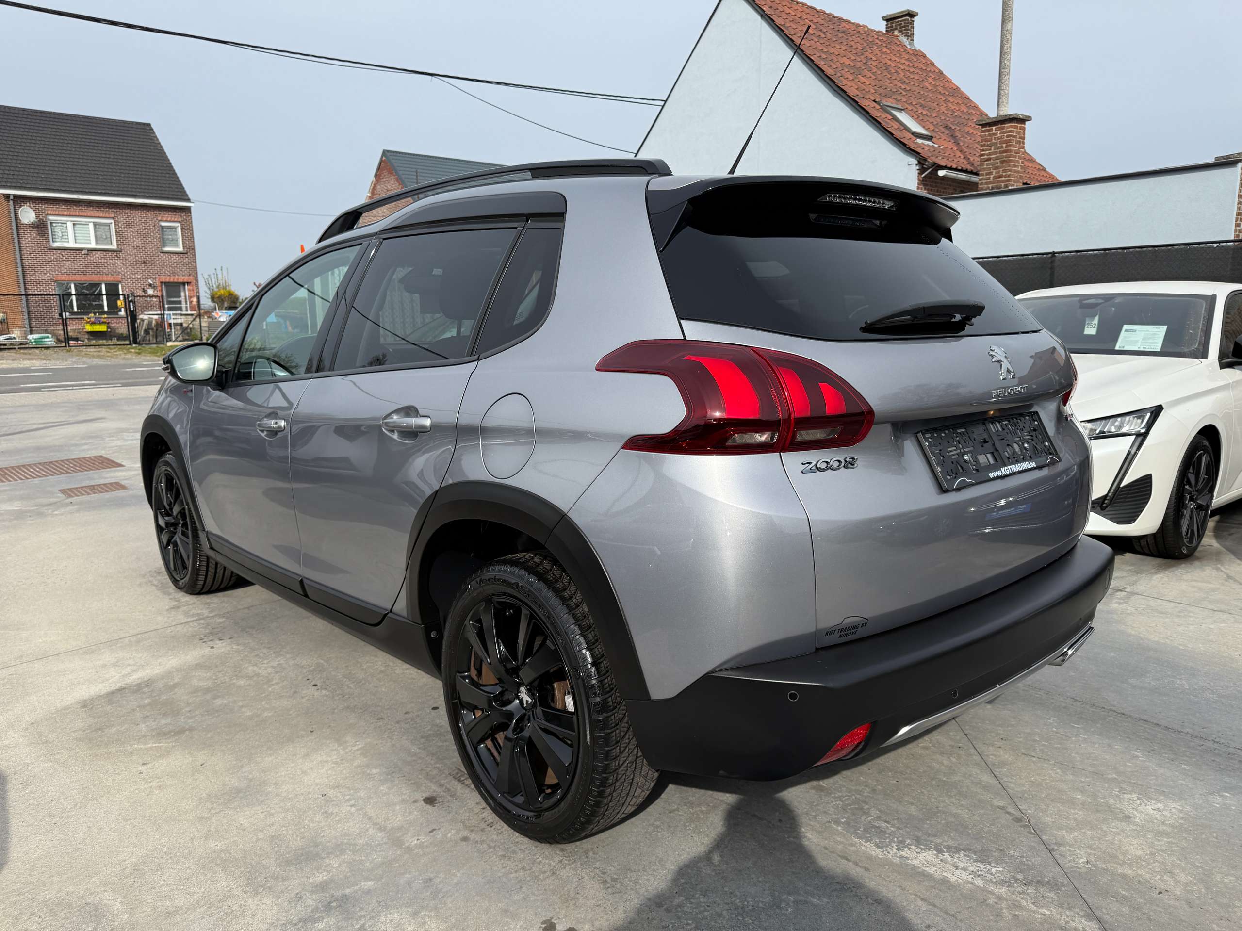 8aac3503-bf31-488d-a414-ebad05a0ec607-peugeot-2008-1-2i-110pk-gt-line-pano-dak-leder-carplay-alu-led.jpg