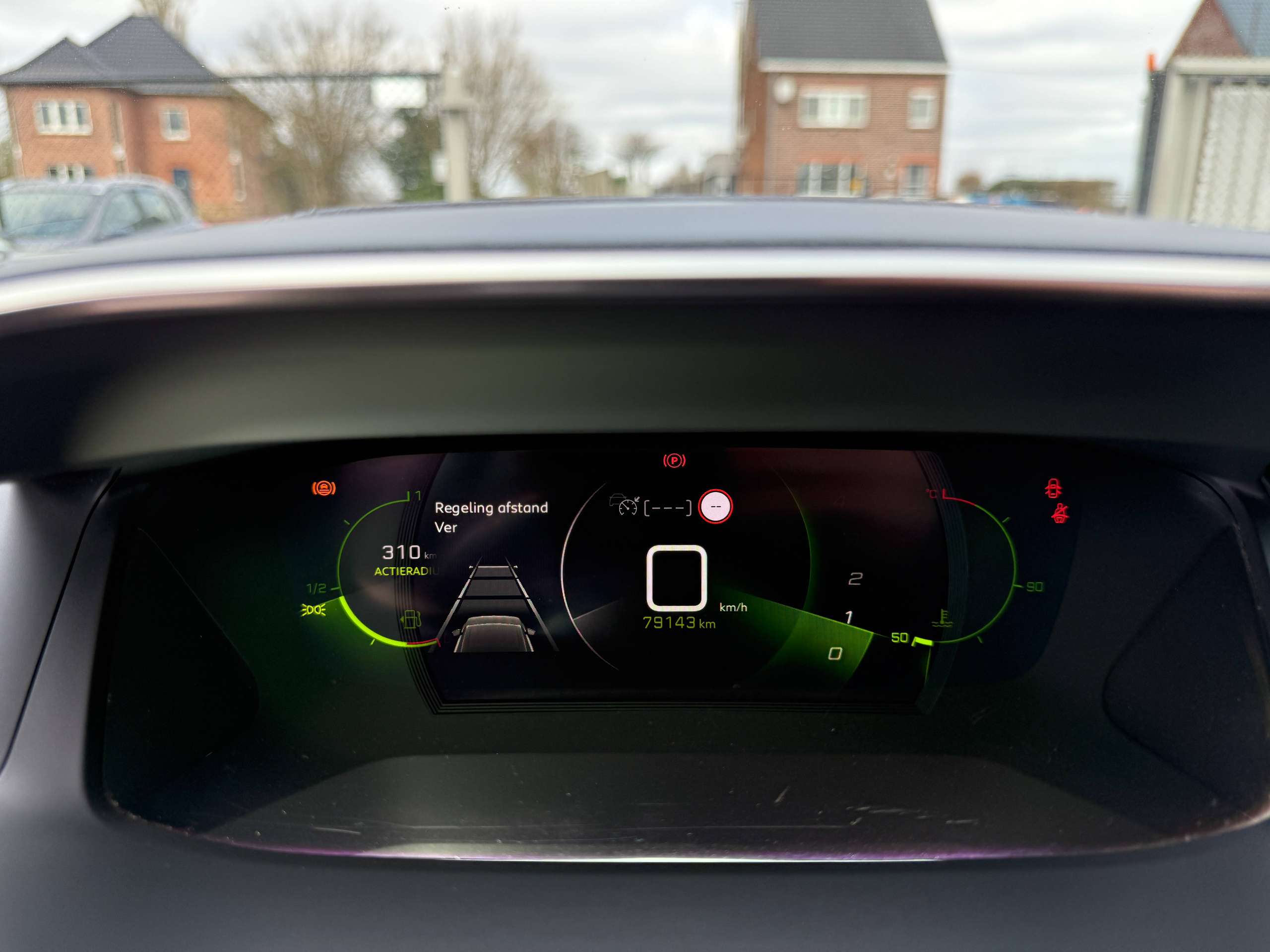 8cd64616-daa1-494c-ba73-f5180fb6daef22-peugeot-2008-1-2i-130pk-gt-line-pano-dak-camera-leder-focal-led.jpg