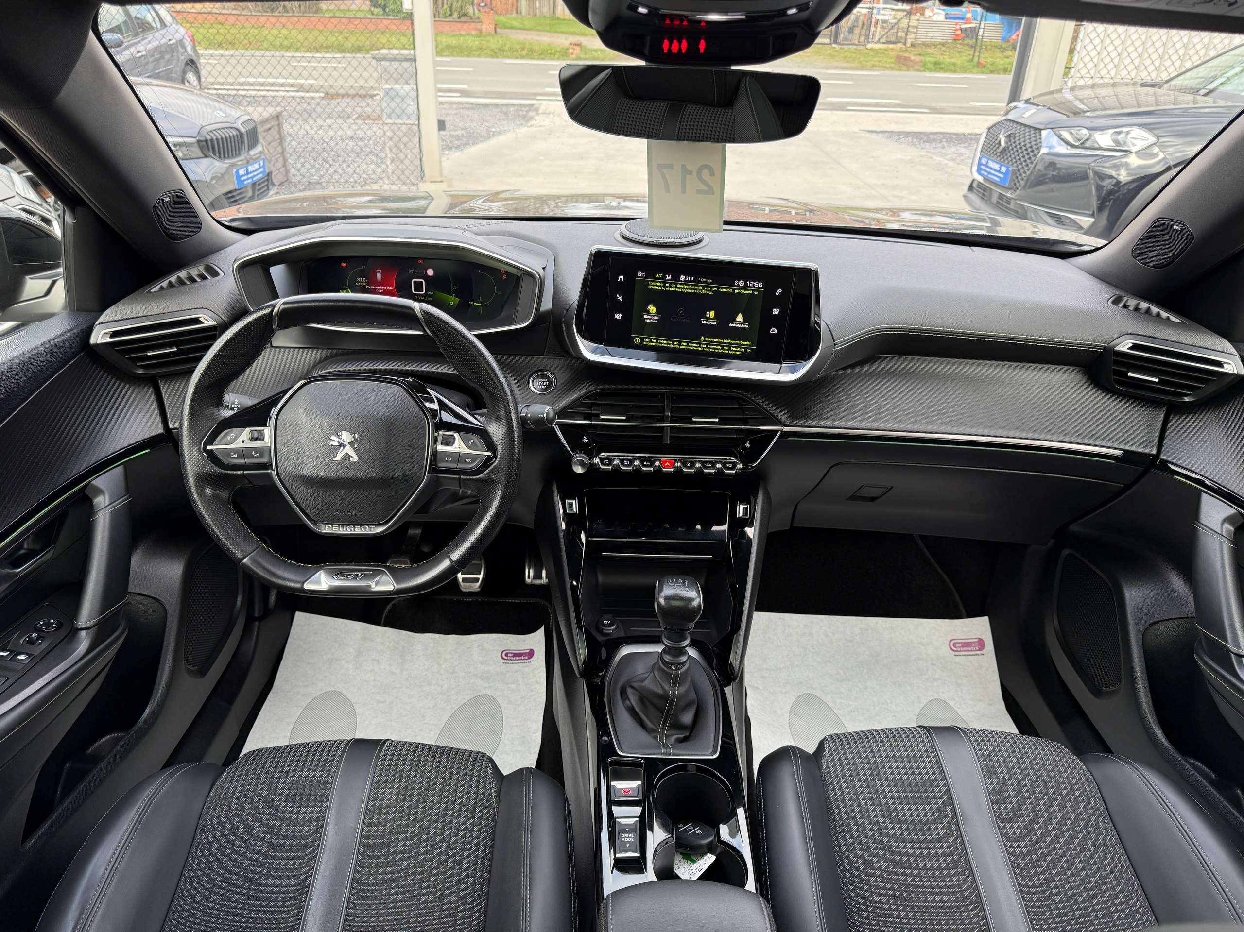 8cd64616-daa1-494c-ba73-f5180fb6daef35-peugeot-2008-1-2i-130pk-gt-line-pano-dak-camera-leder-focal-led.jpg